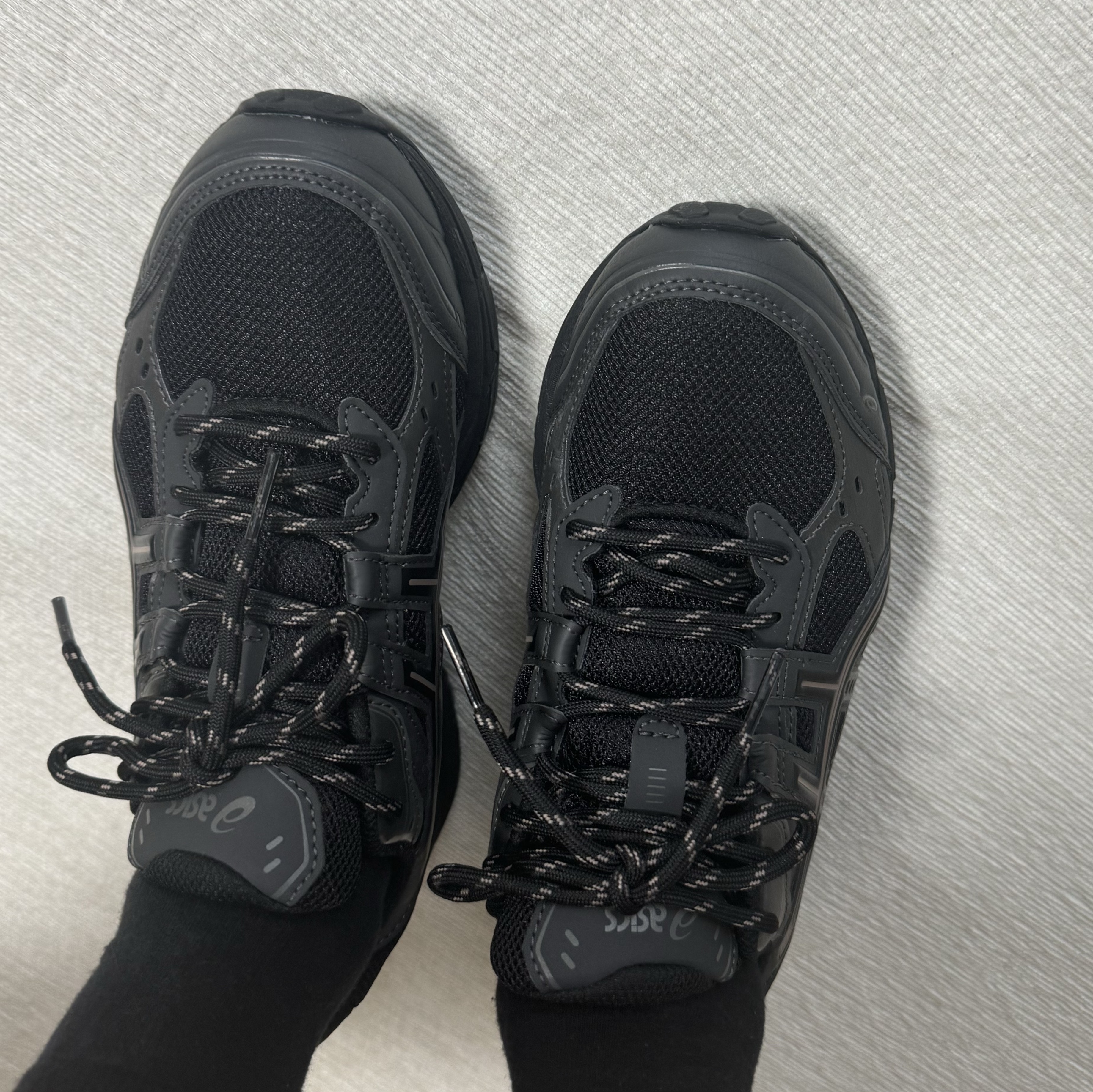 Asics Gel-Nunobiki Black Taupe Grey 착용 스타일
