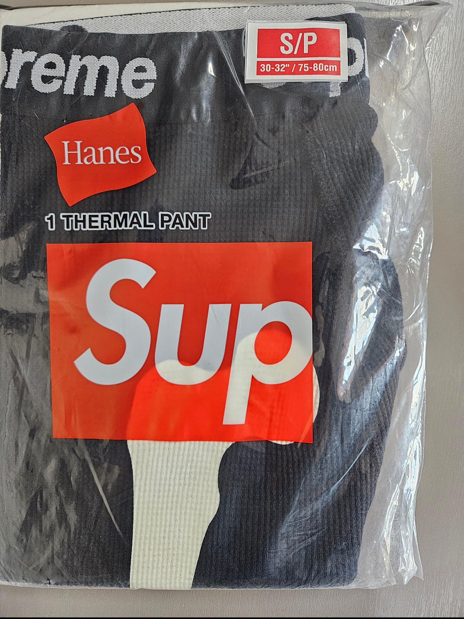Supreme Stencil Thermal S/S Top Black - 24FW 착용 스타일 - 9