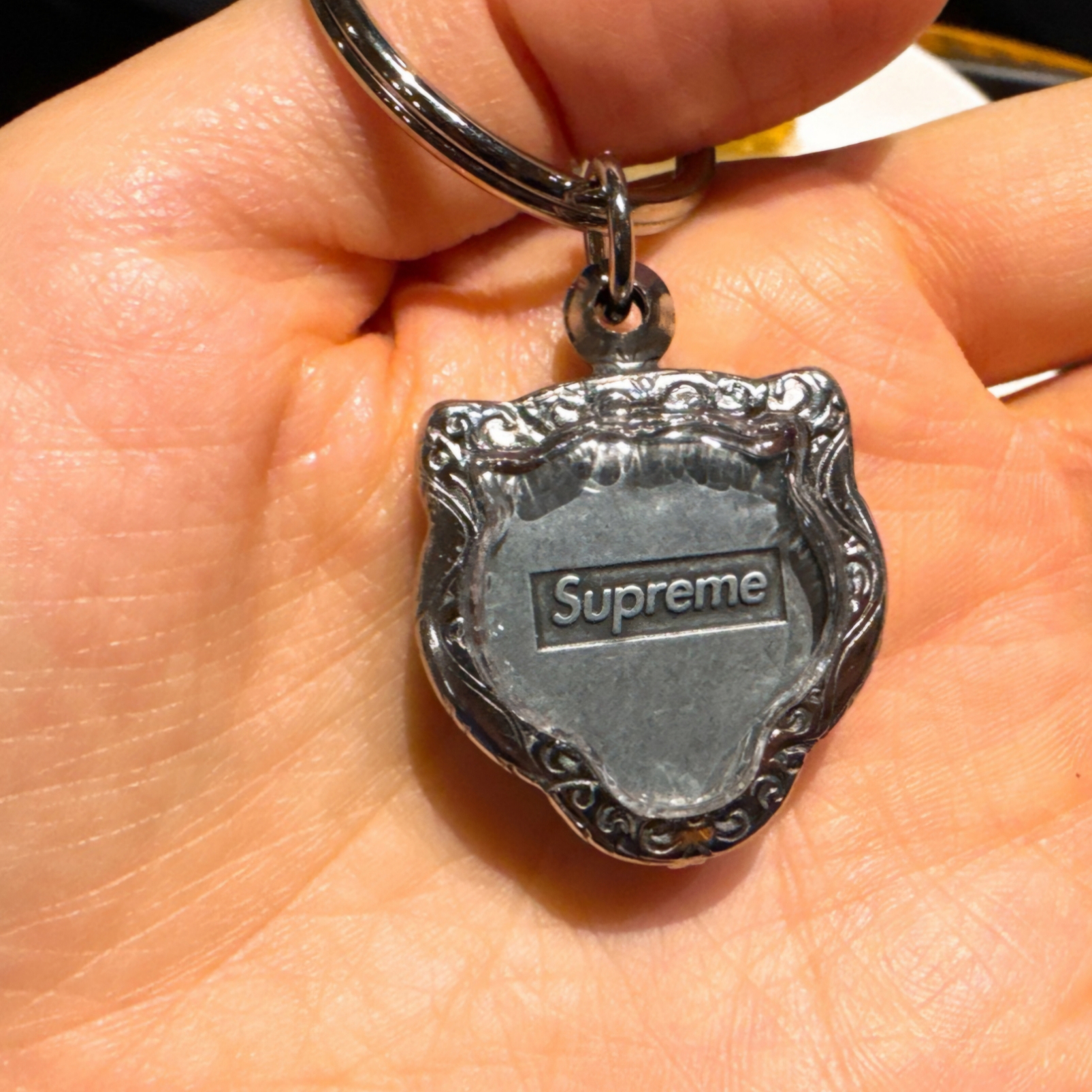 Supreme Tiger Keychain Silver - 24FW 착용 스타일 - 2
