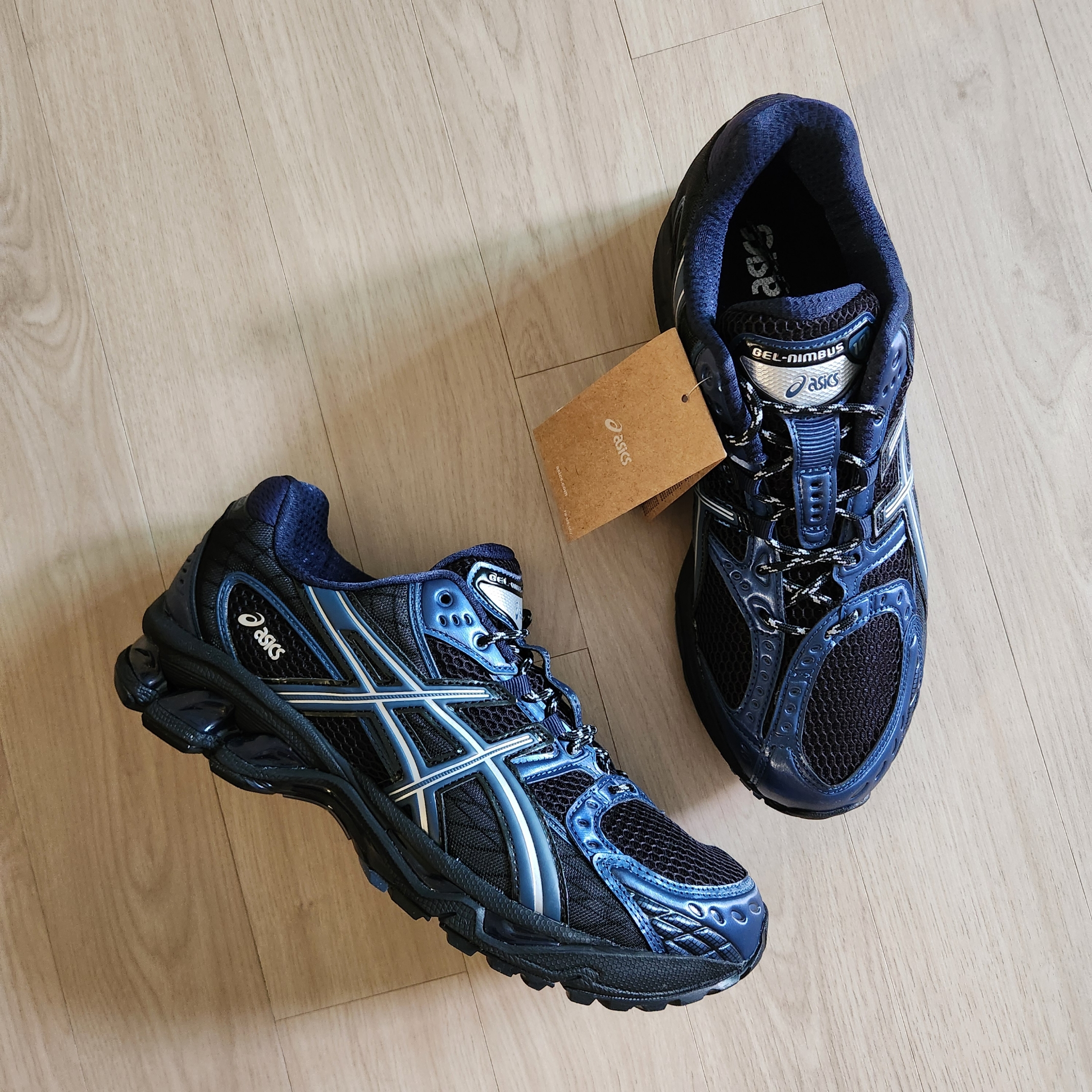 Asics Gel-Nimbus 10.1 Black Grand Shark 착용 스타일