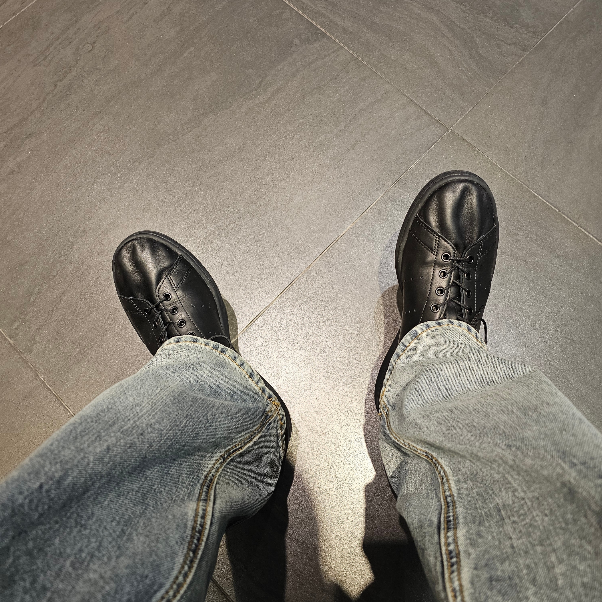 Adidas Stan Smith Decon Core Black 착용 스타일