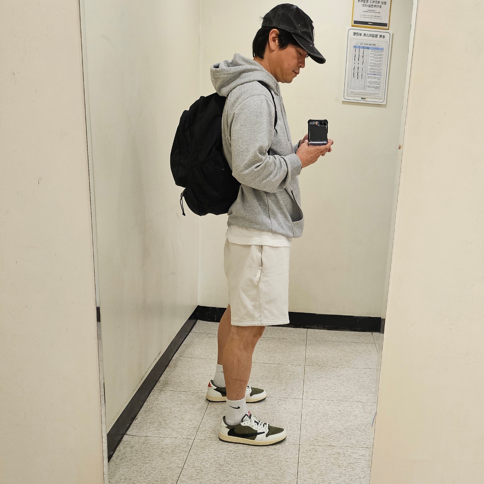 Supreme Pigment S Logo 6-Panel Black - 24FW, Jordan 1 x Travis Scott Retro Low OG SP Reverse Olive 착용 스타일 - 2