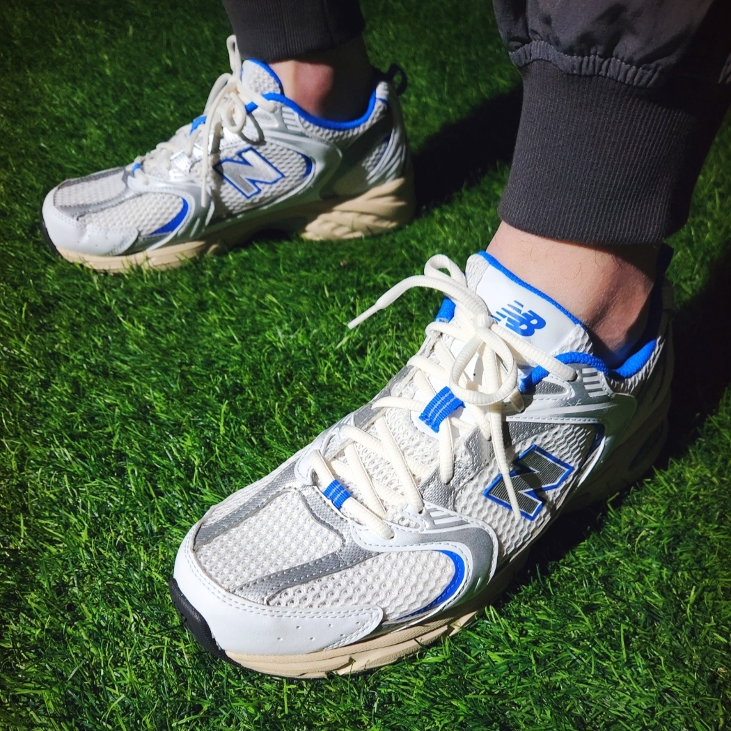 New Balance 530 White Blue Oasis 착용 스타일 - 5