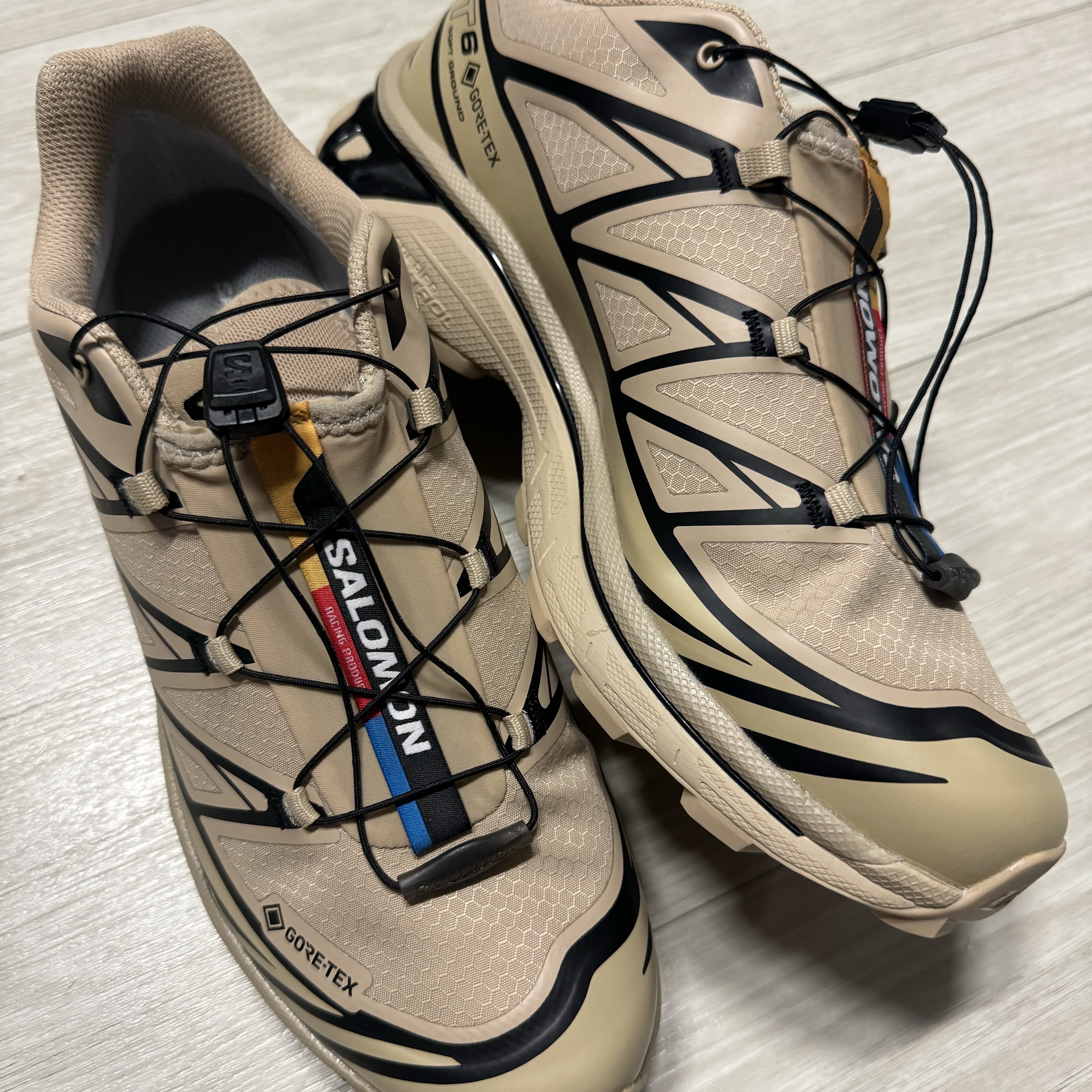 Salomon XT-6 GTX Safari Black 착용 스타일