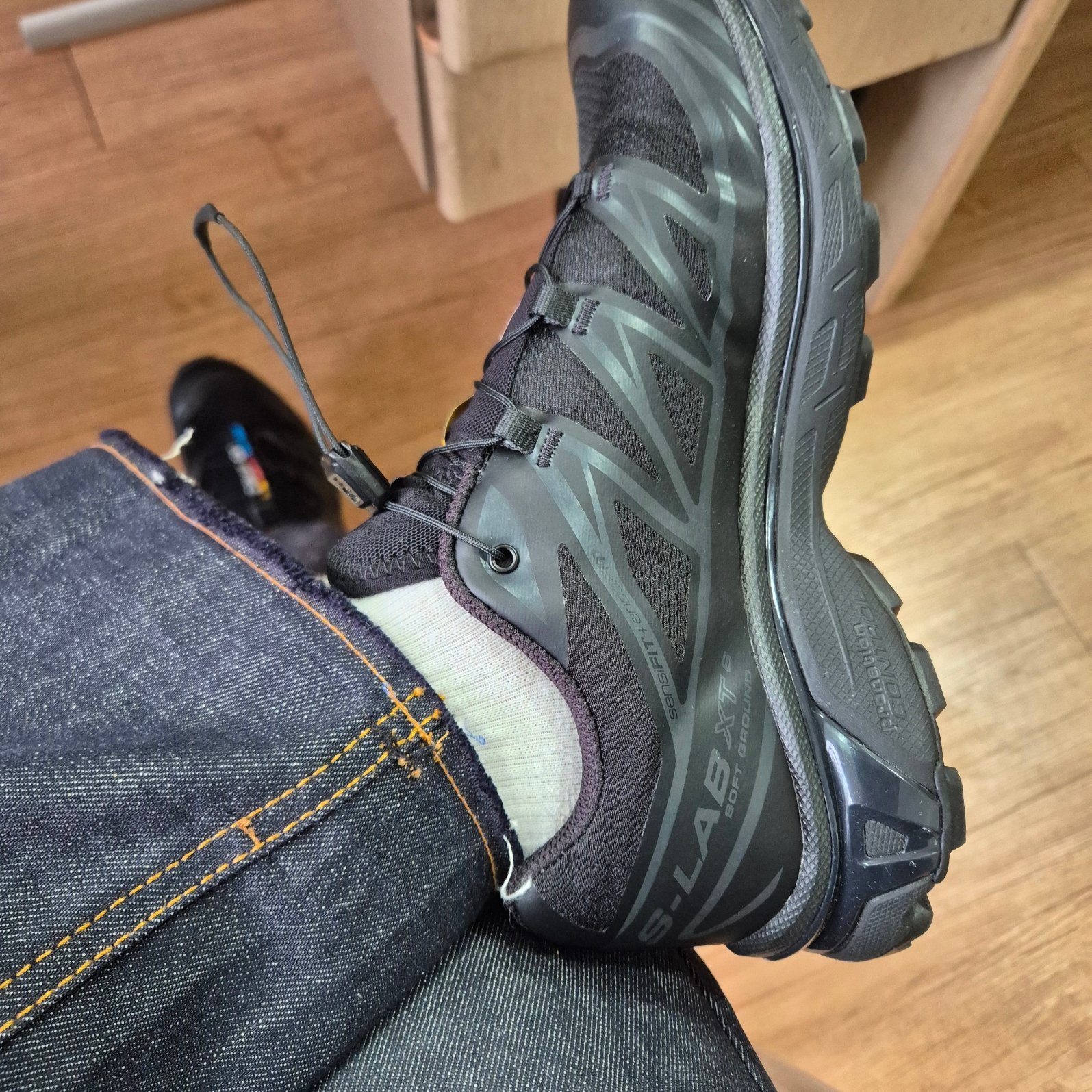 Salomon XT-6 ADV Black 착용 스타일 - 2
