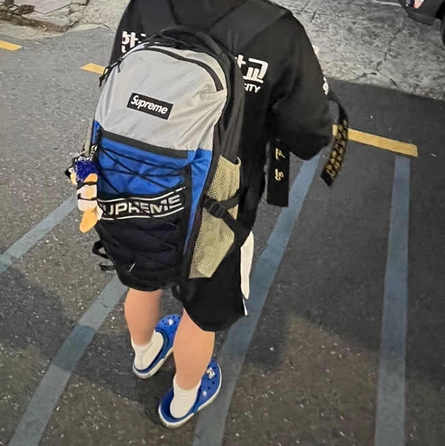 Supreme Backpack Blue - 23FW 착용 스타일 - 2