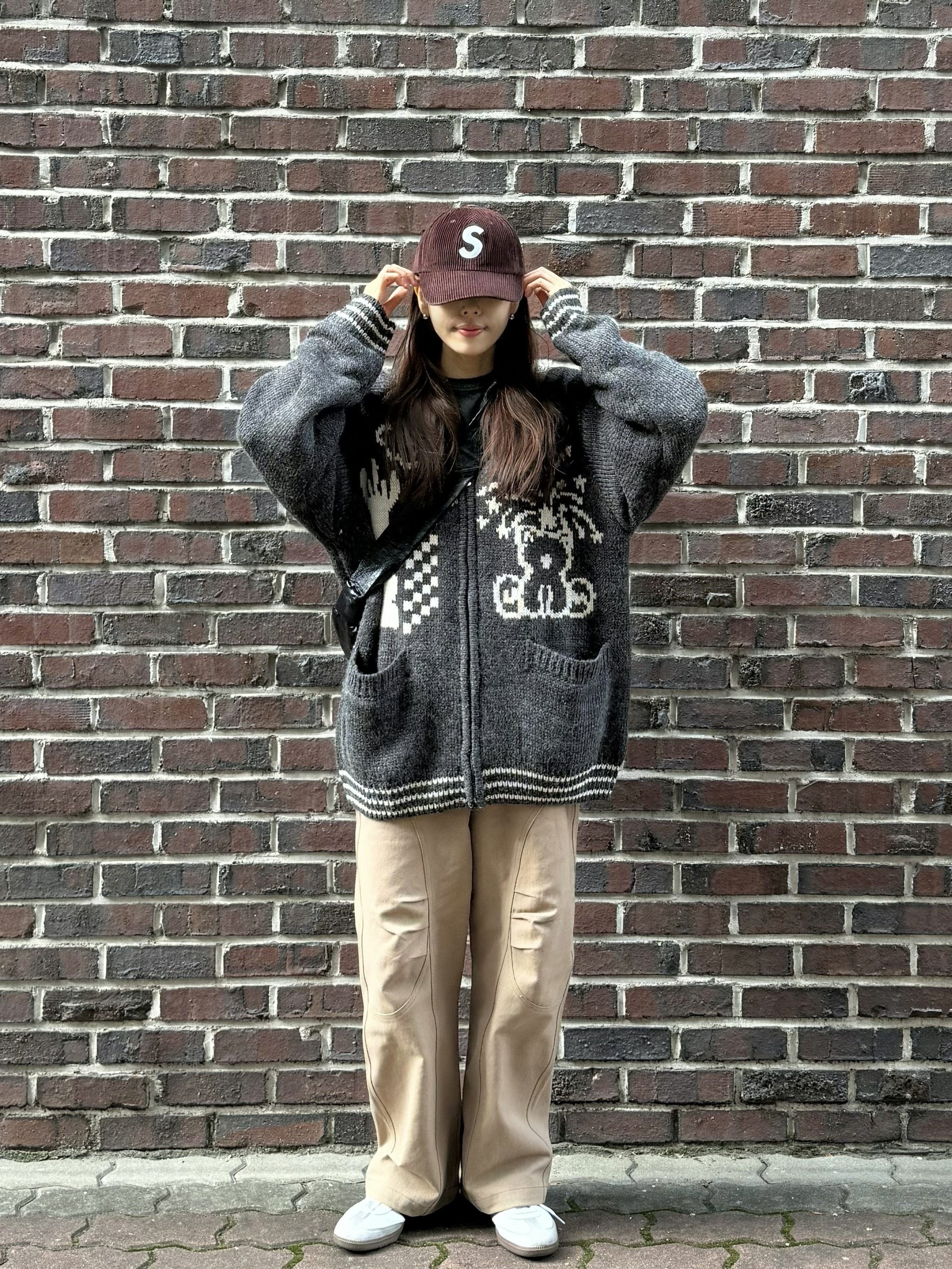 Supreme Corduroy S Logo 6-Panel Dark Brown - 24FW, Adidas Samba Vegan White Black 착용 스타일 - 1