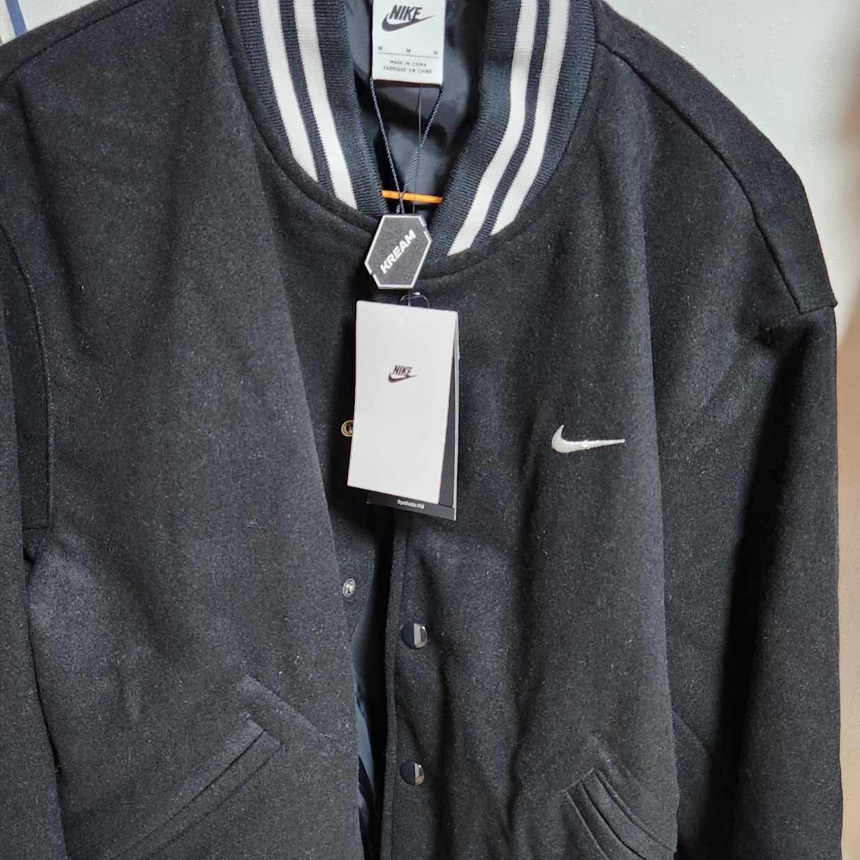 Nike NSW Authentics Varsity Jacket Black - Asia 착용 스타일