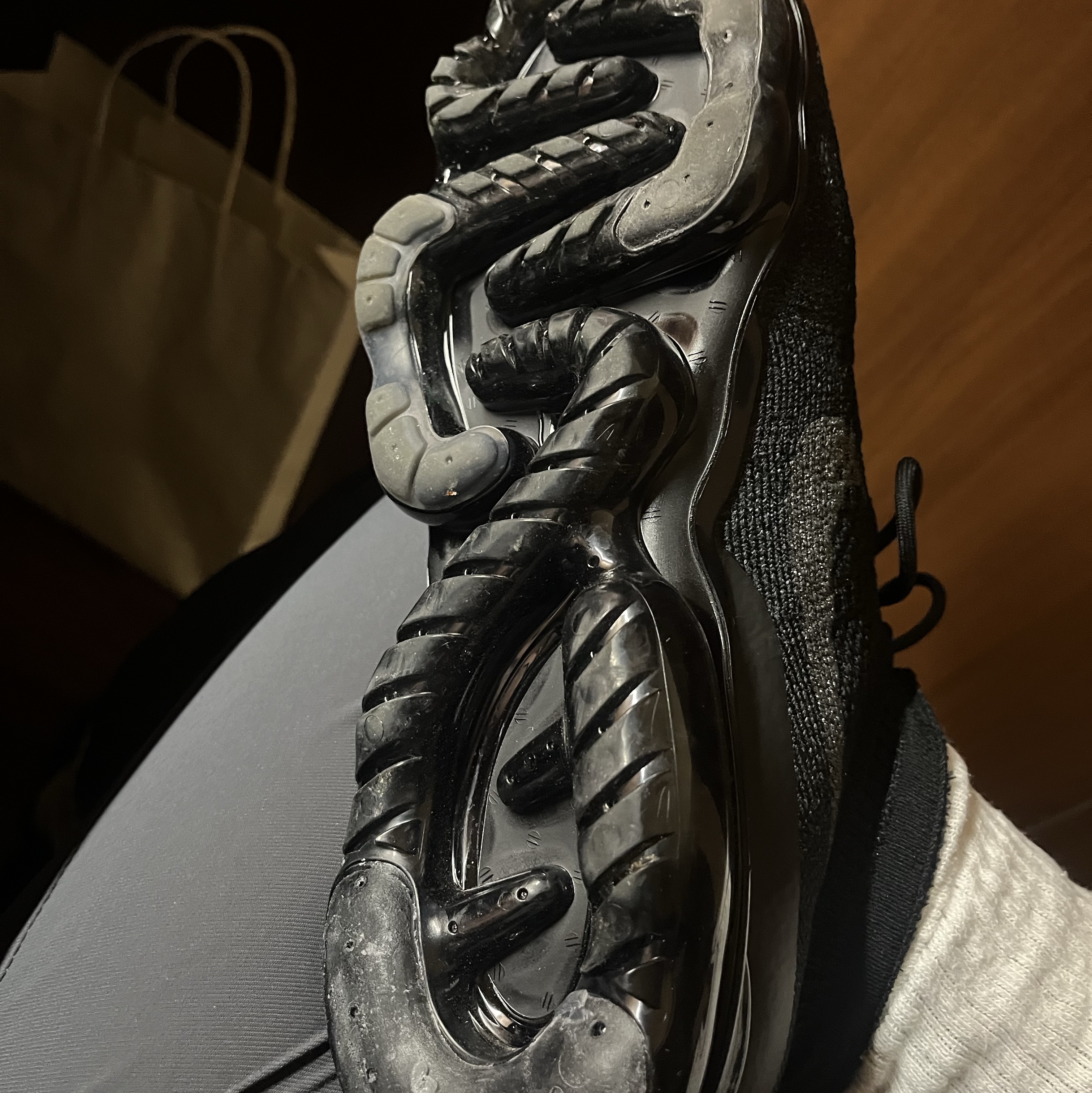 Nike Air VaporMax 2023 Flyknit Triple Black 착용 스타일