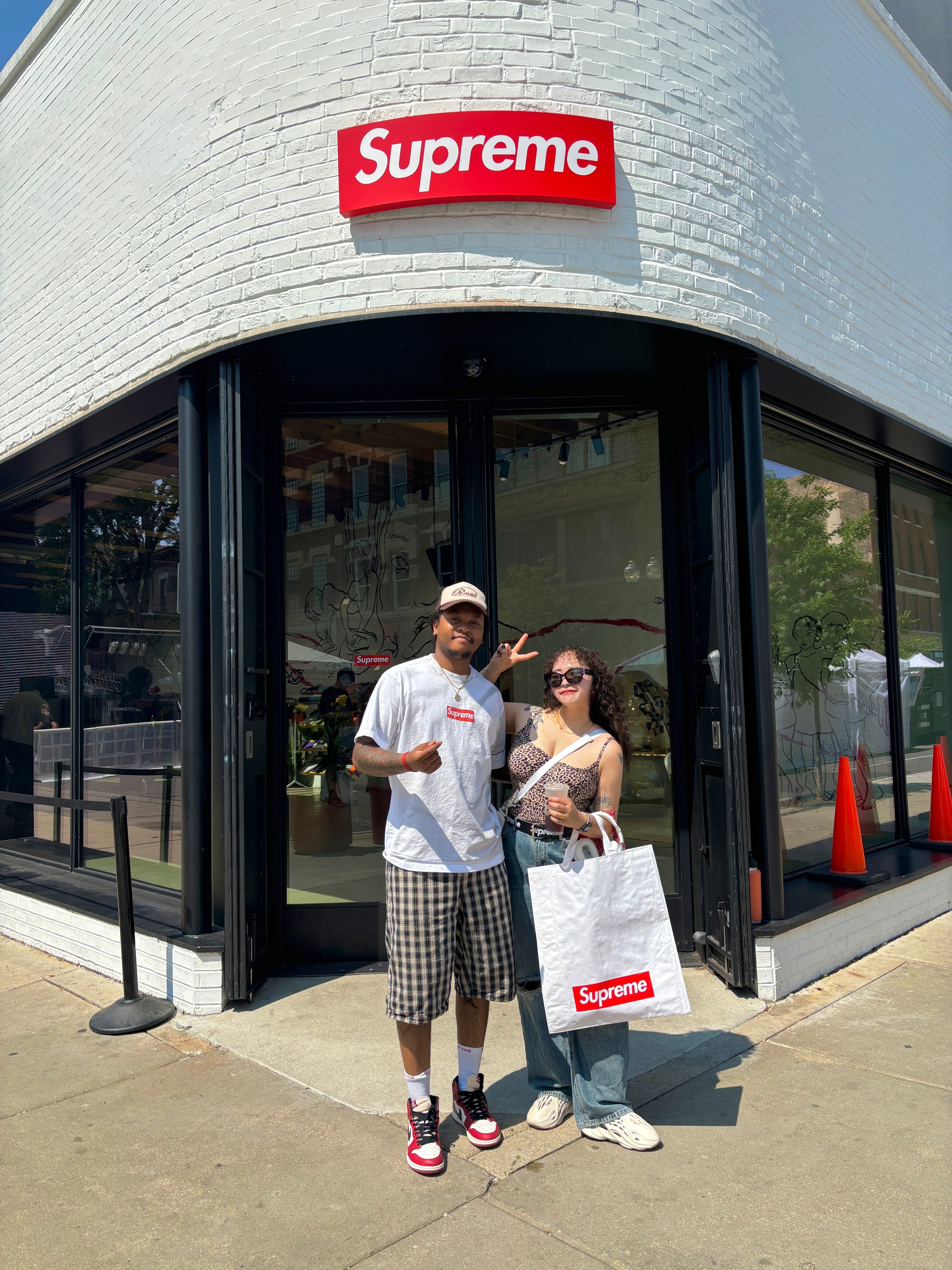 Supreme Repeat Leather Belt Black, Supreme x MM6 Maison Margiela Box Logo T-Shirt White - 24SS 착용 스타일