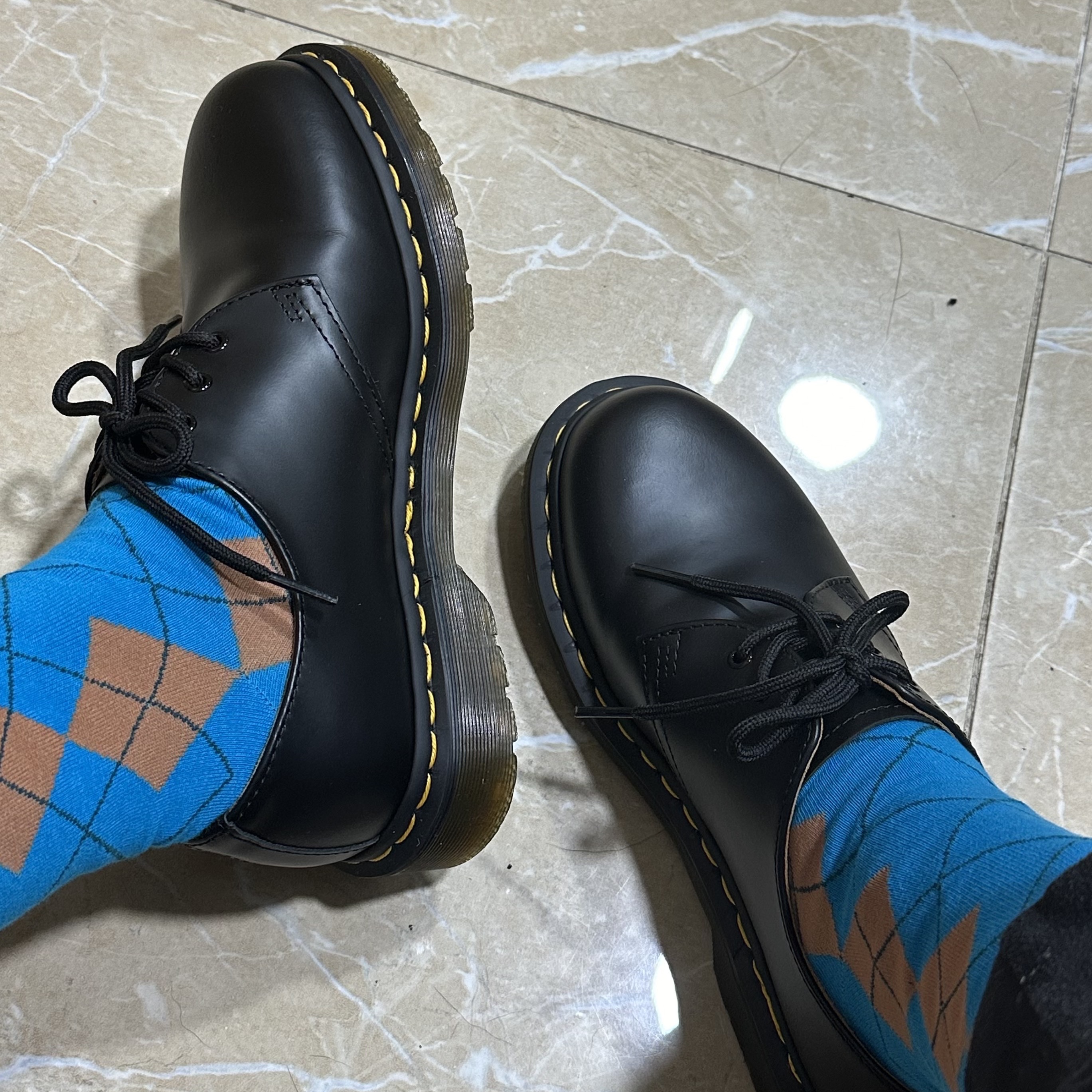 Dr. Martens 1461 Smooth Black 착용 스타일 - 1
