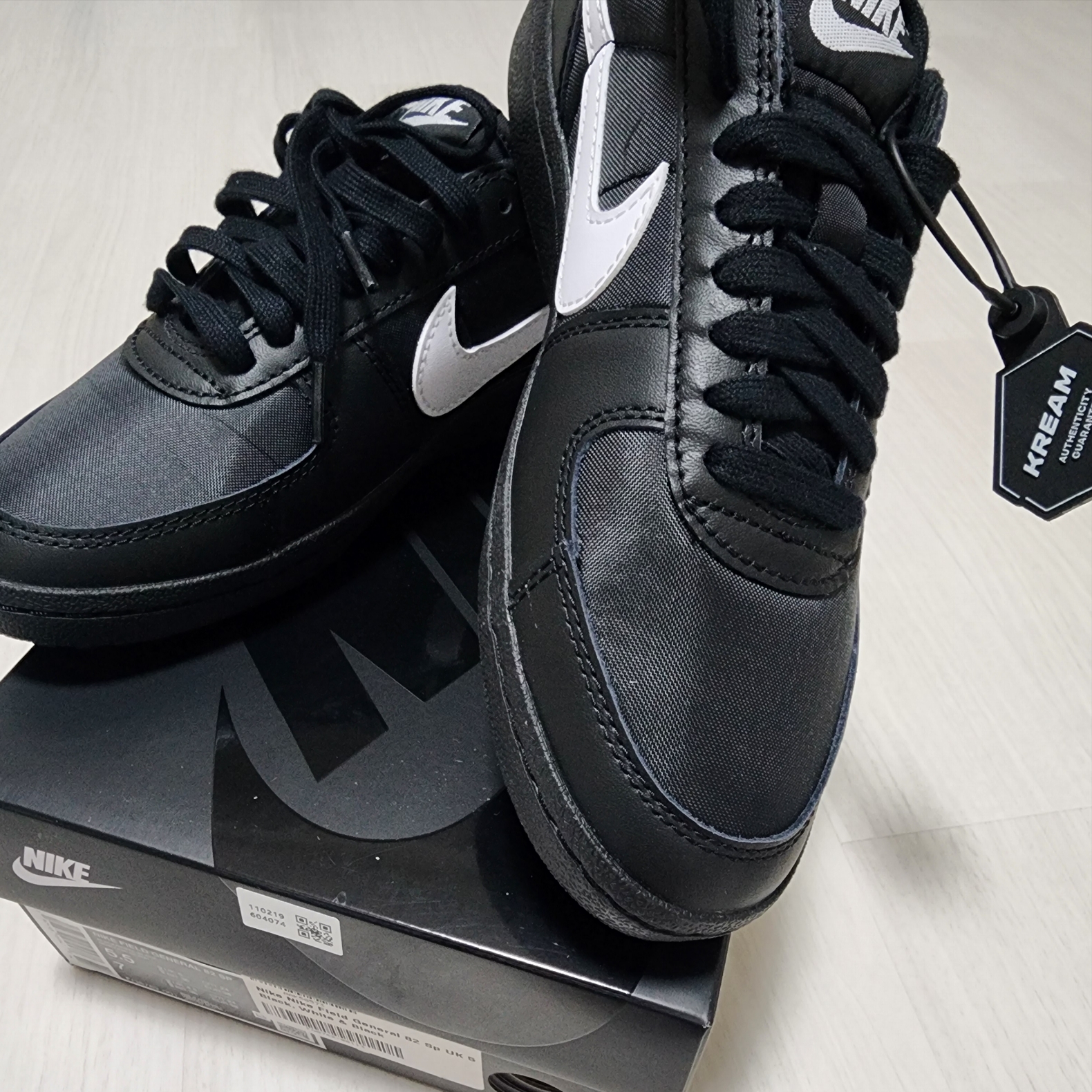 Nike Field General 82 SP Black and White 착용 스타일 - 3