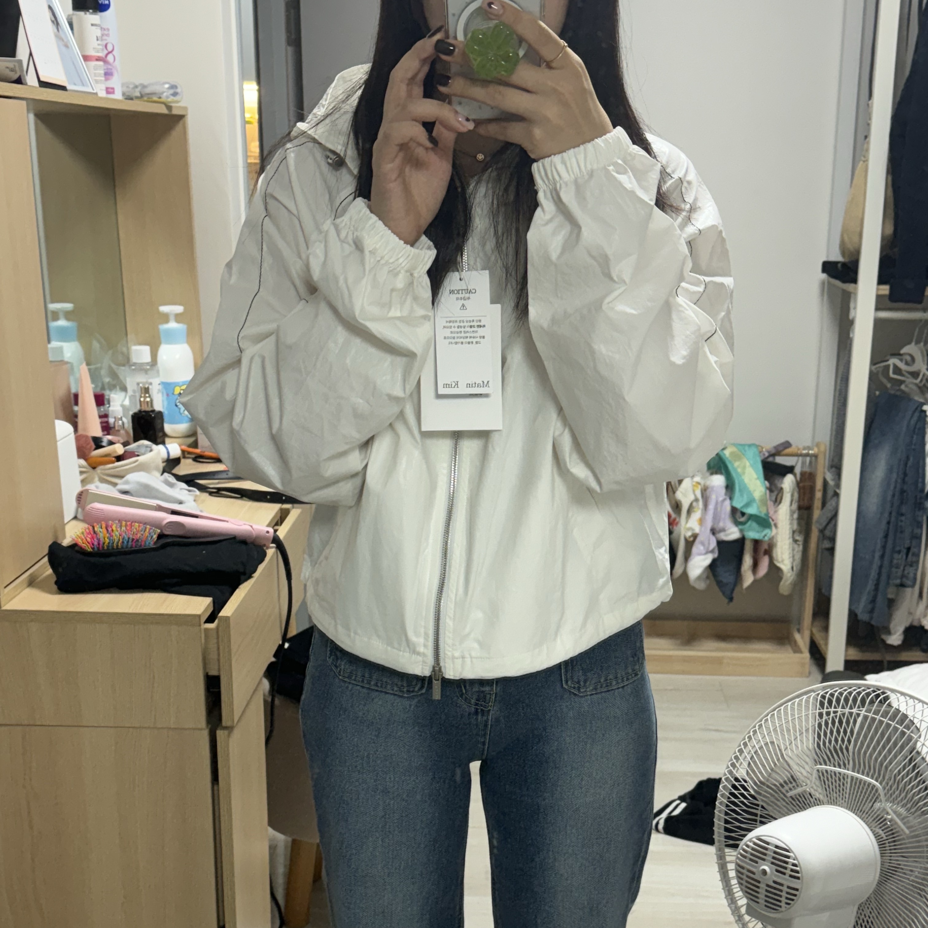 (W) Matin Kim Matin Crop Hoody Coating Jumper Ivory 착용 스타일