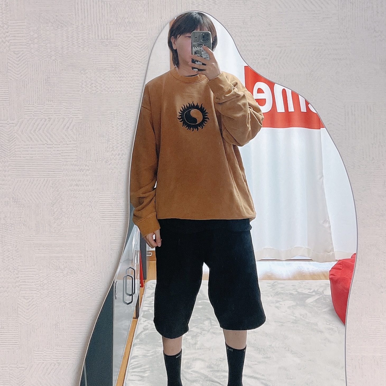 Stussy x Our Legacy Sun Pig. Dyed Crew Caramel, Supreme Baggy Denim Short Black - 24SS 착용 스타일 - 2