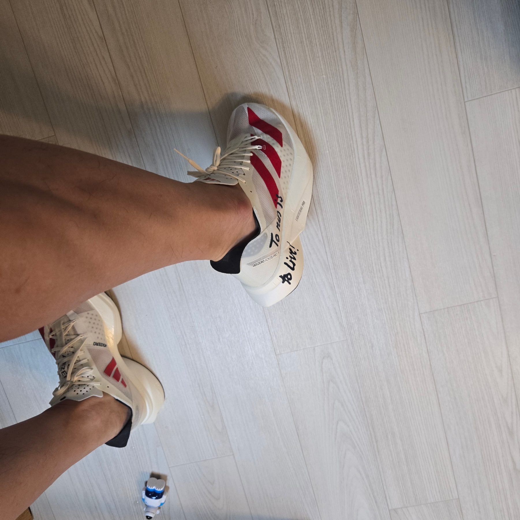 Adidas Adizero Adios Pro 3 Off White Better Scarlet 착용 스타일