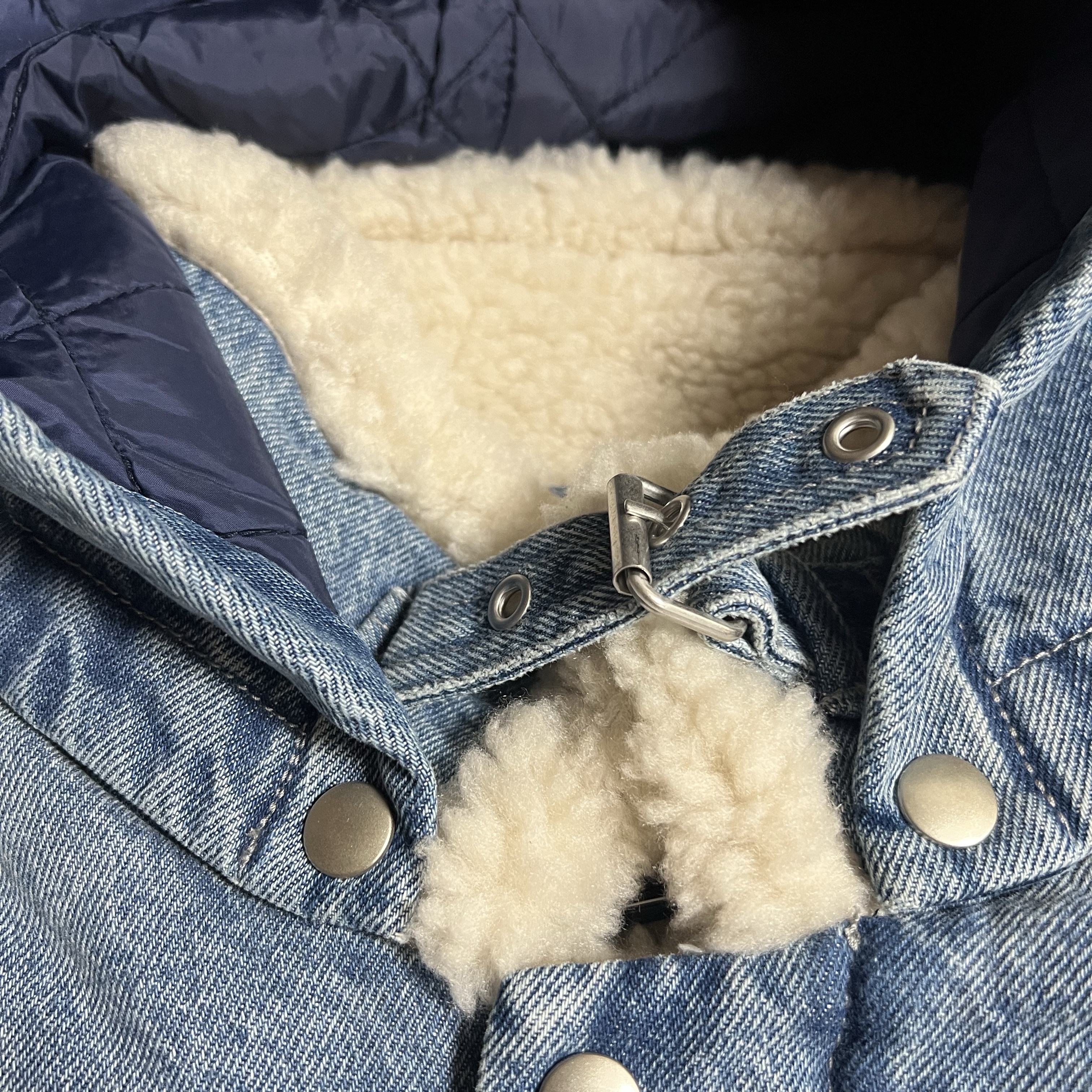Supreme Faux Shearling Lined Bomber Jacket Denim - 24FW 착용 스타일 - 3