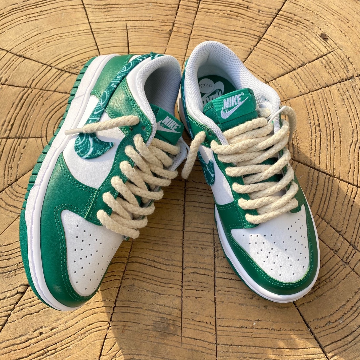 (GS) Nike Dunk Low Black White 착용 스타일 - 3