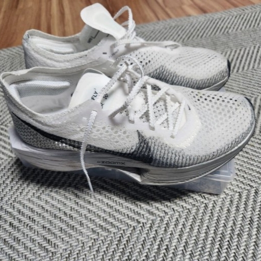 Nike ZoomX Vaporfly Next% 3 White Grey 착용 스타일
