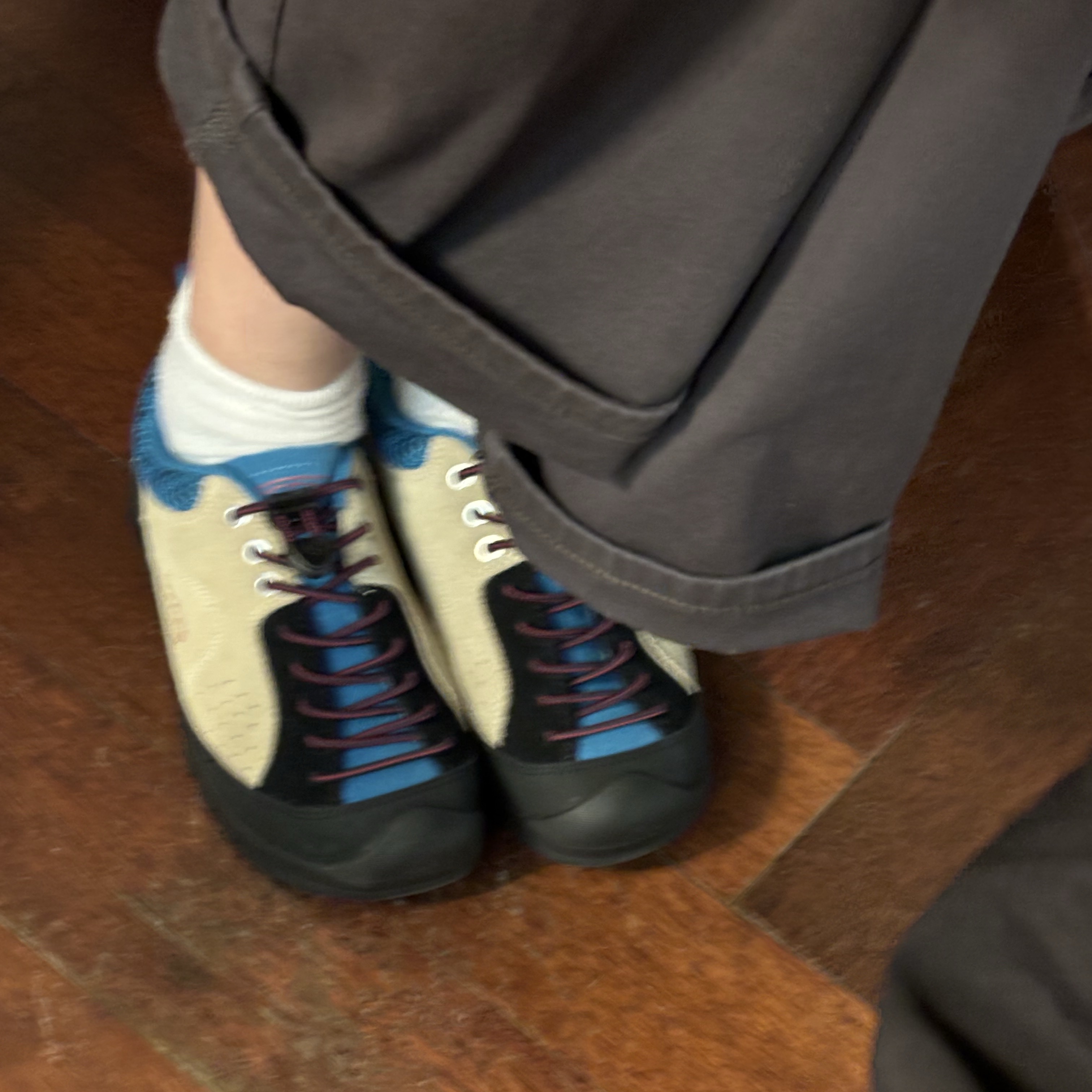 Keen Jasper Rocks SP Women Safari/Fjord Blue 착용 스타일