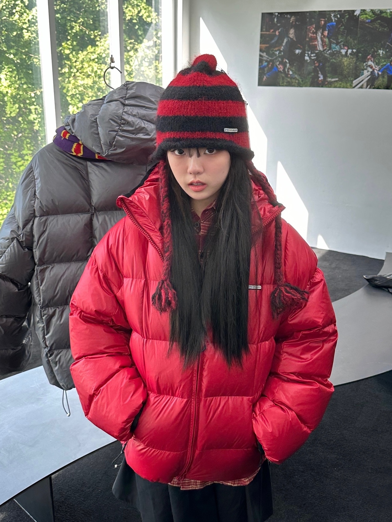 Thevinylhouse Hooded Duck Down Jacket Black, Thevinylhouse Hooded Duck Down Jacket Charcoal 착용 스타일