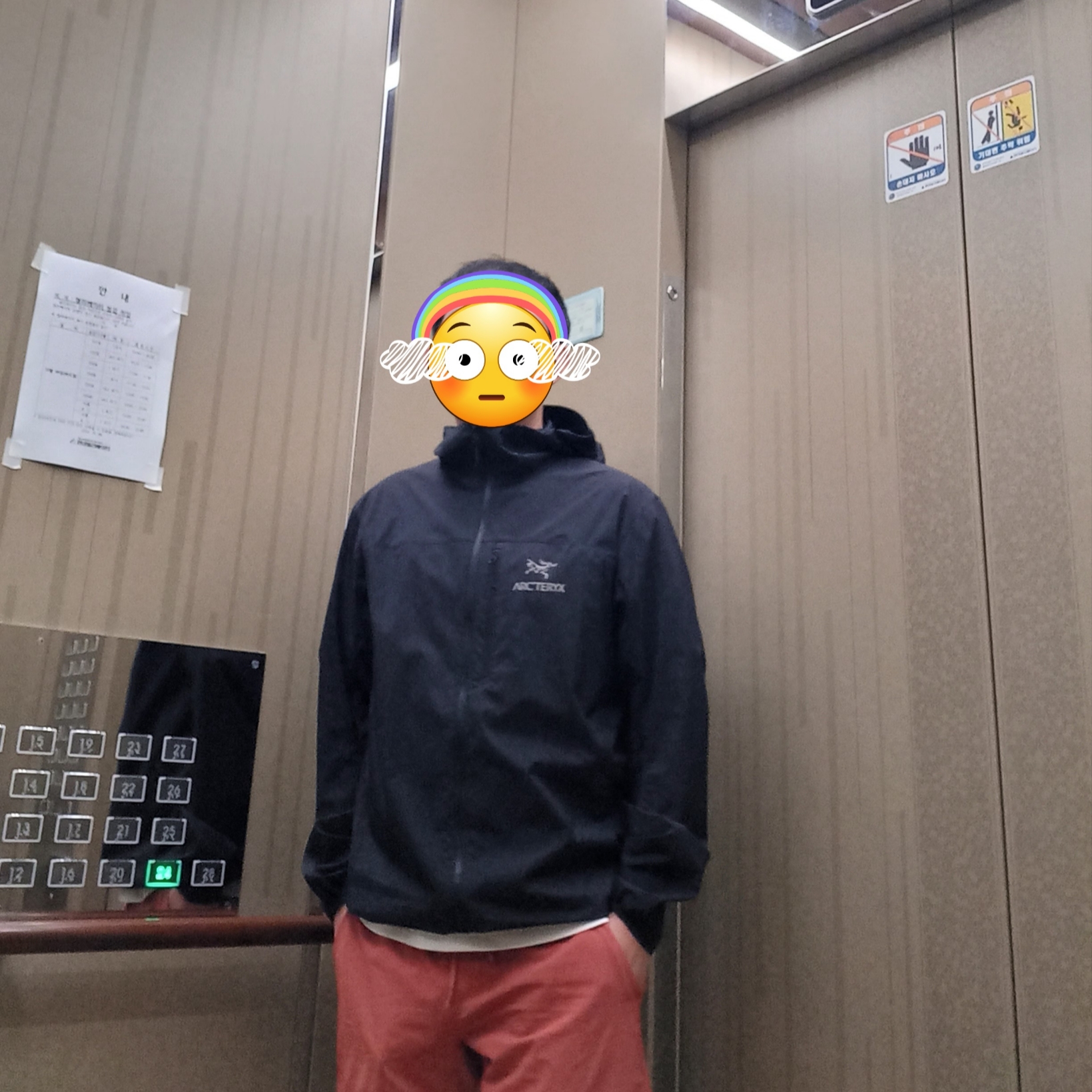 Arc'teryx Squamish Hoody Black, Arc'teryx Captive Split T-Shirt Atmos 착용 스타일 - 1