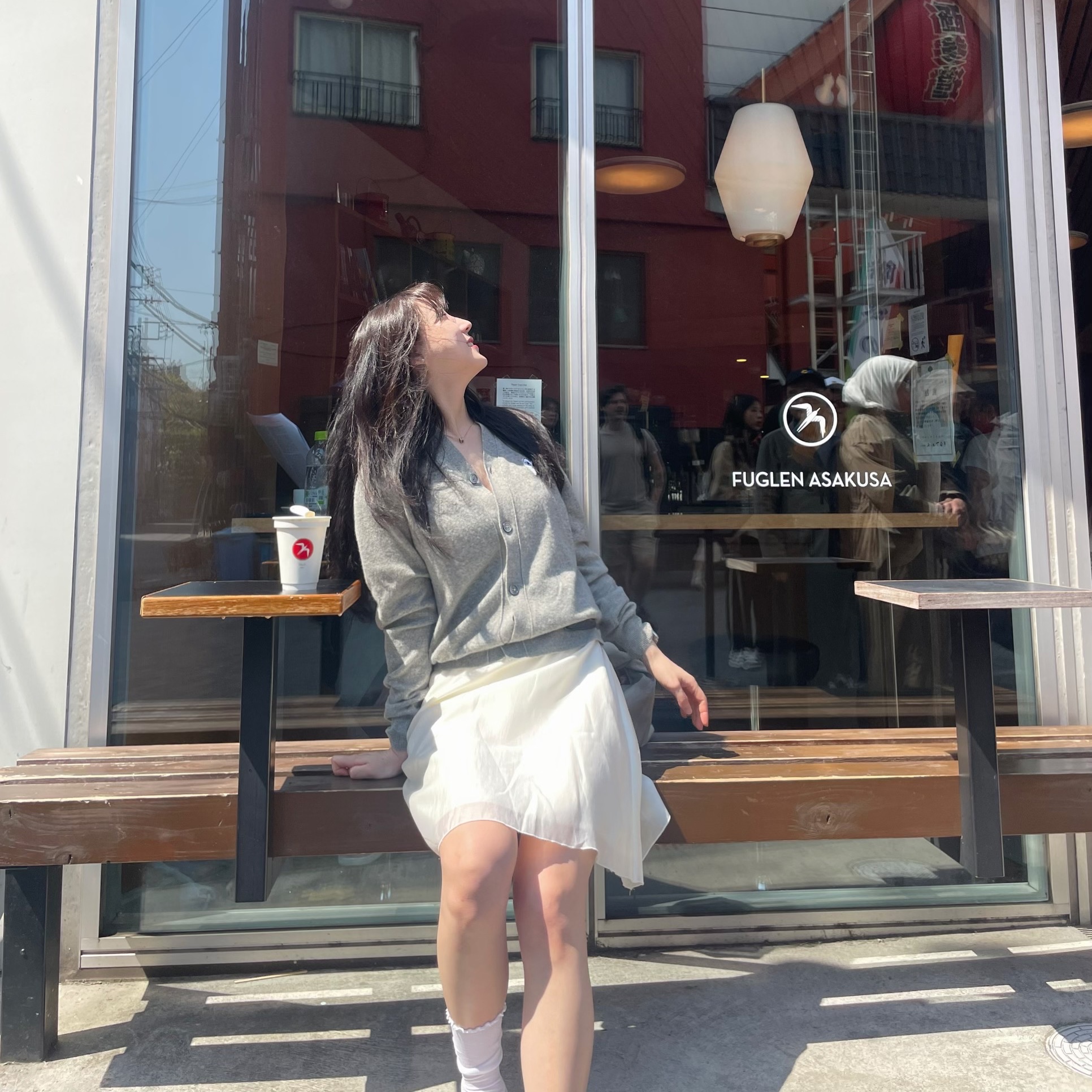 FARVEN Deep V-Neck Dress Ivory, Play Comme des Garcons Black Heart Knit Cardigan Grey 착용 스타일 - 2