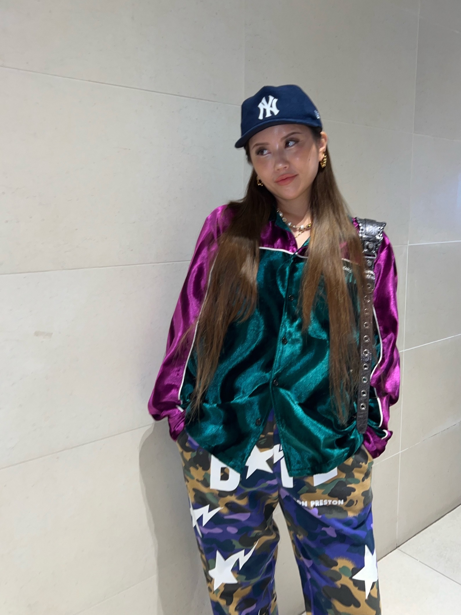 BAPE x Heron Preston Mix 1st Camo Sweatpants Purple, Balenciaga Le Cagole XS Shoulder Bag Metallized Dark Grey 착용 스타일 - 5