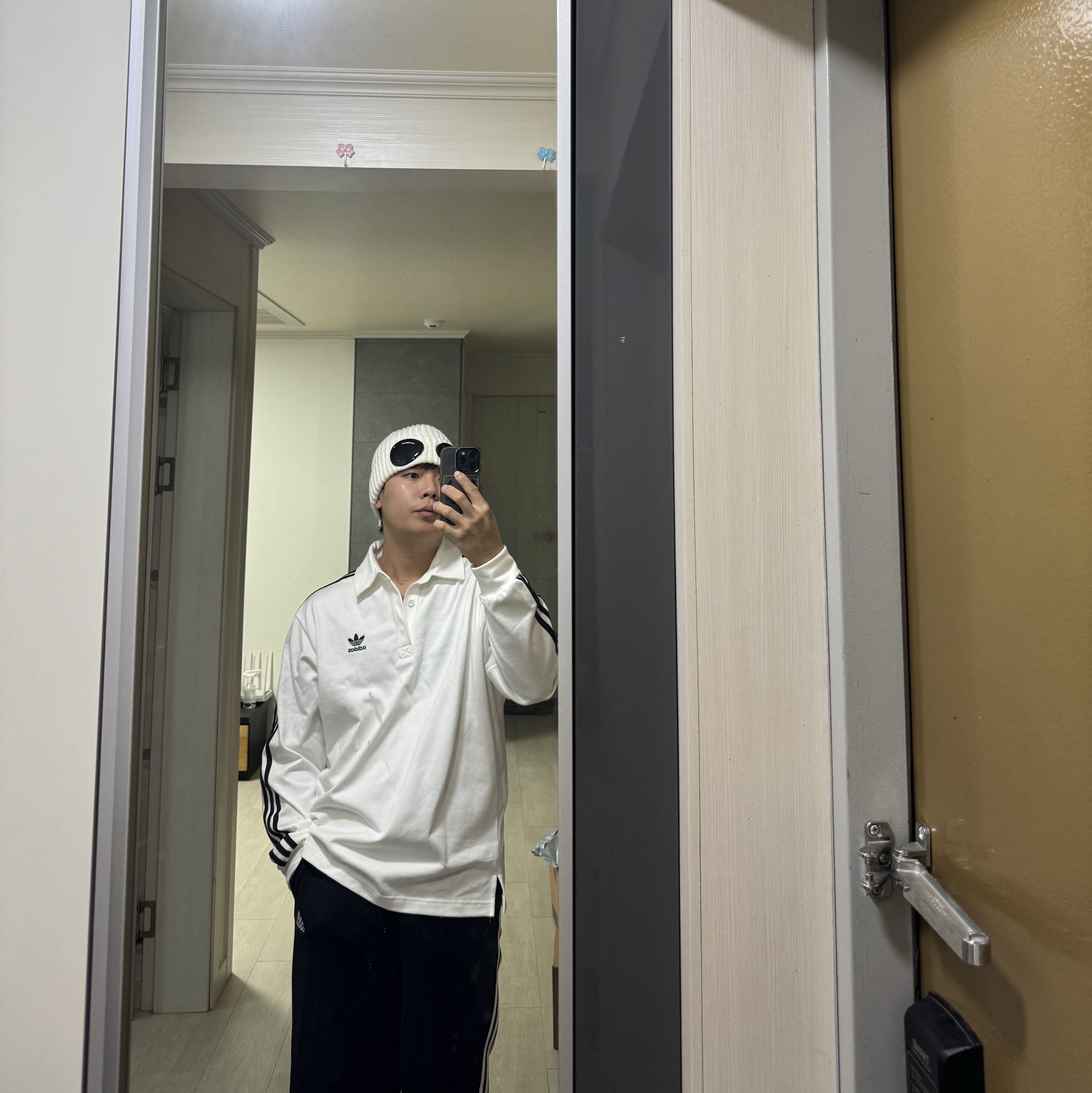 (W) Adidas Essentials 3-Stripes French Terry Wide Pants Black - KR Sizing, C.P. Company Extra Fine Merino Wool Goggle Beanie Gauze White - 23FW 착용 스타일 - 1