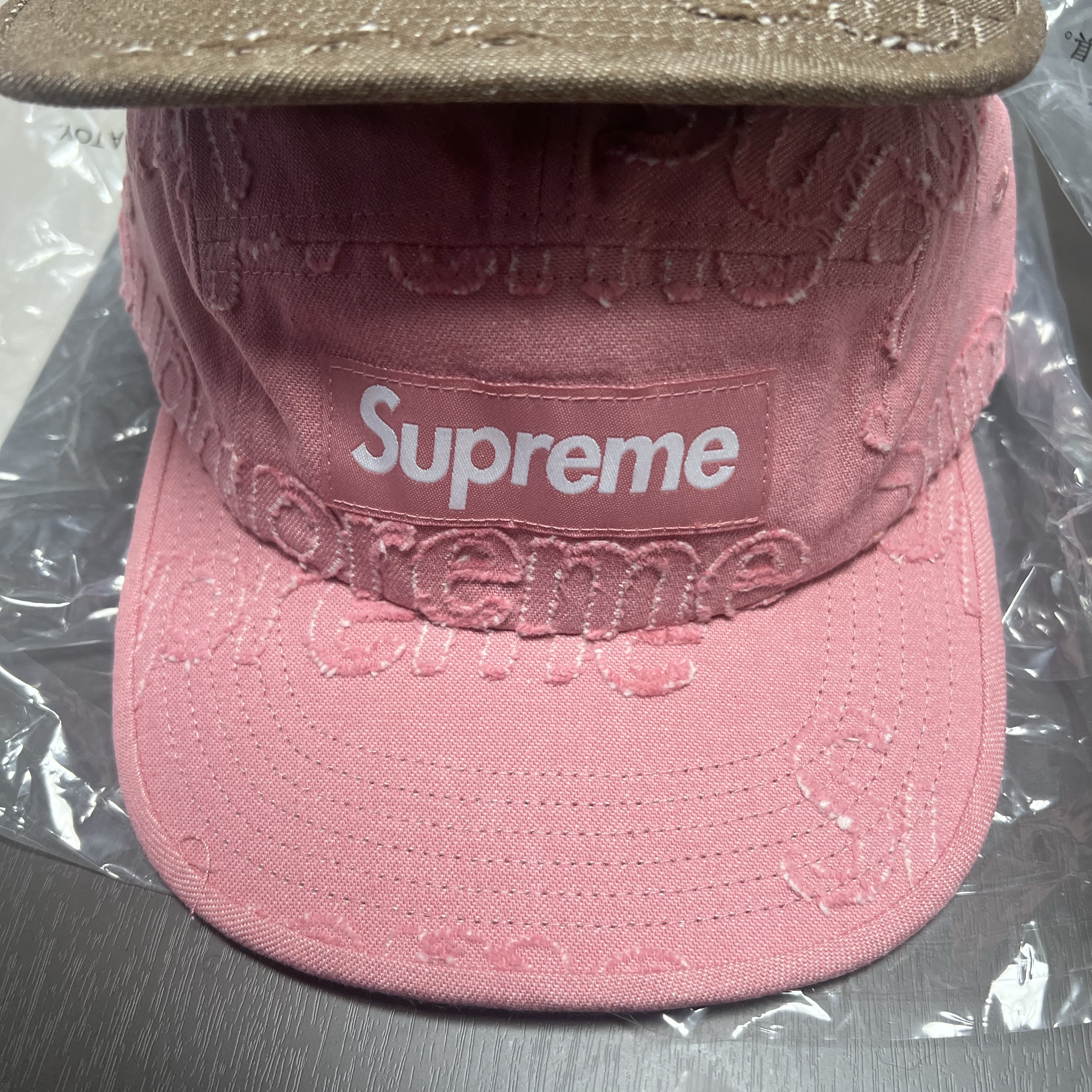 Supreme Lasered Denim Camp Cap Pink - 24FW 착용 스타일 - 2