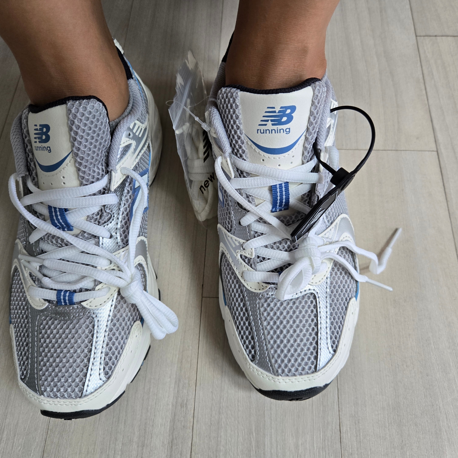 New Balance 530 Steel Blue 착용 스타일