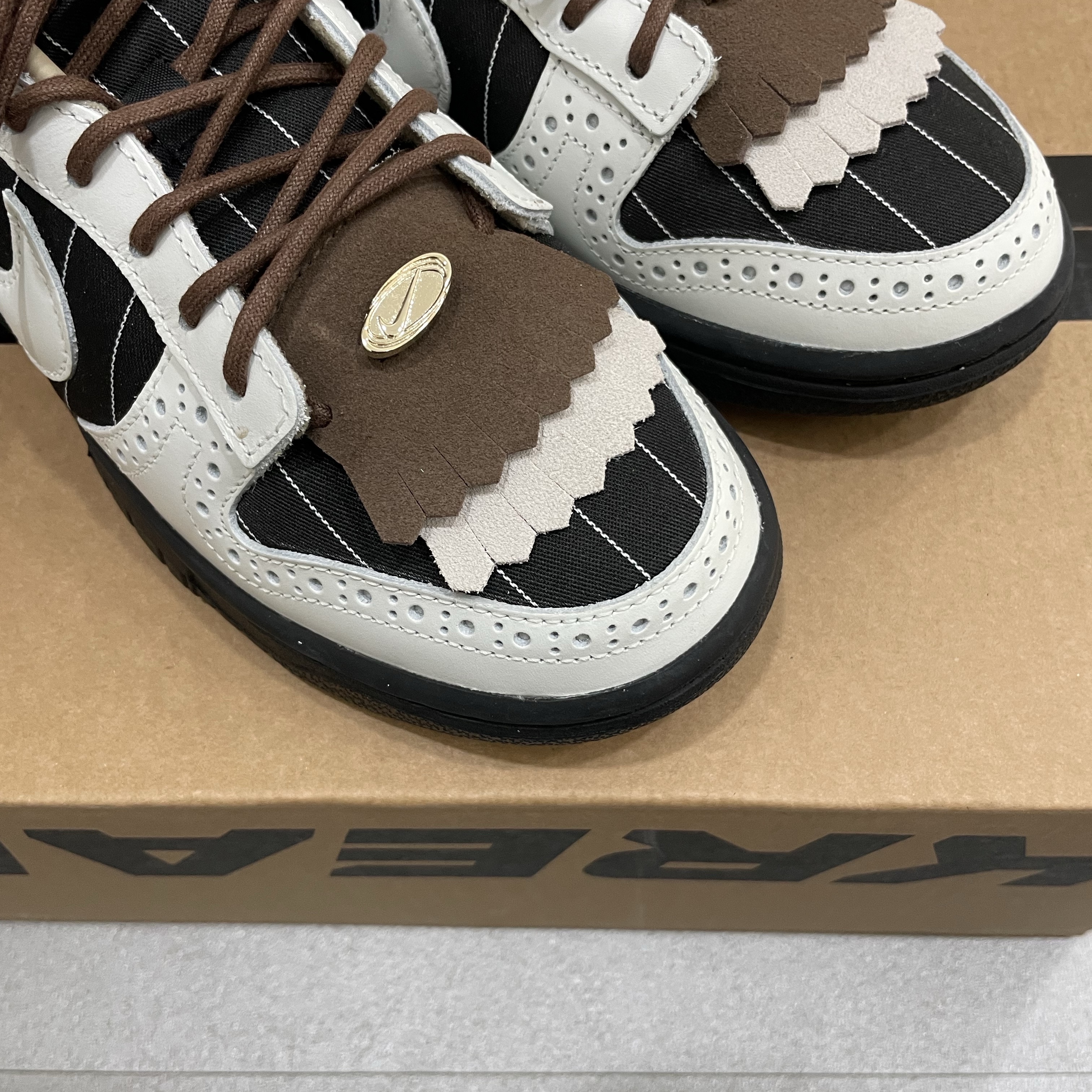 (W) Nike Dunk Low LX Black Summit White 착용 스타일