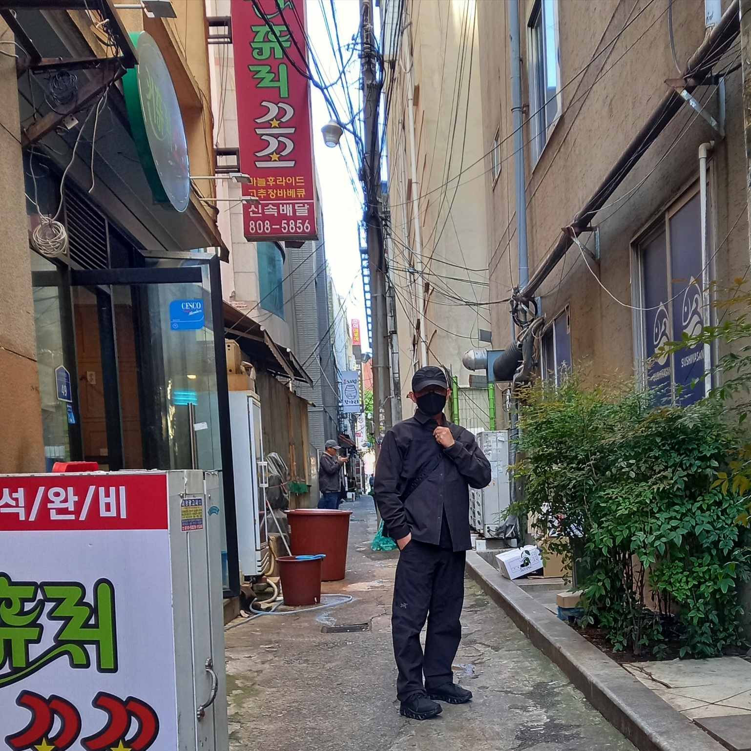 Arc'teryx Cronin Cotton Pants Black, Arc'teryx Cronin Cotton Overshirt Black 착용 스타일 - 3