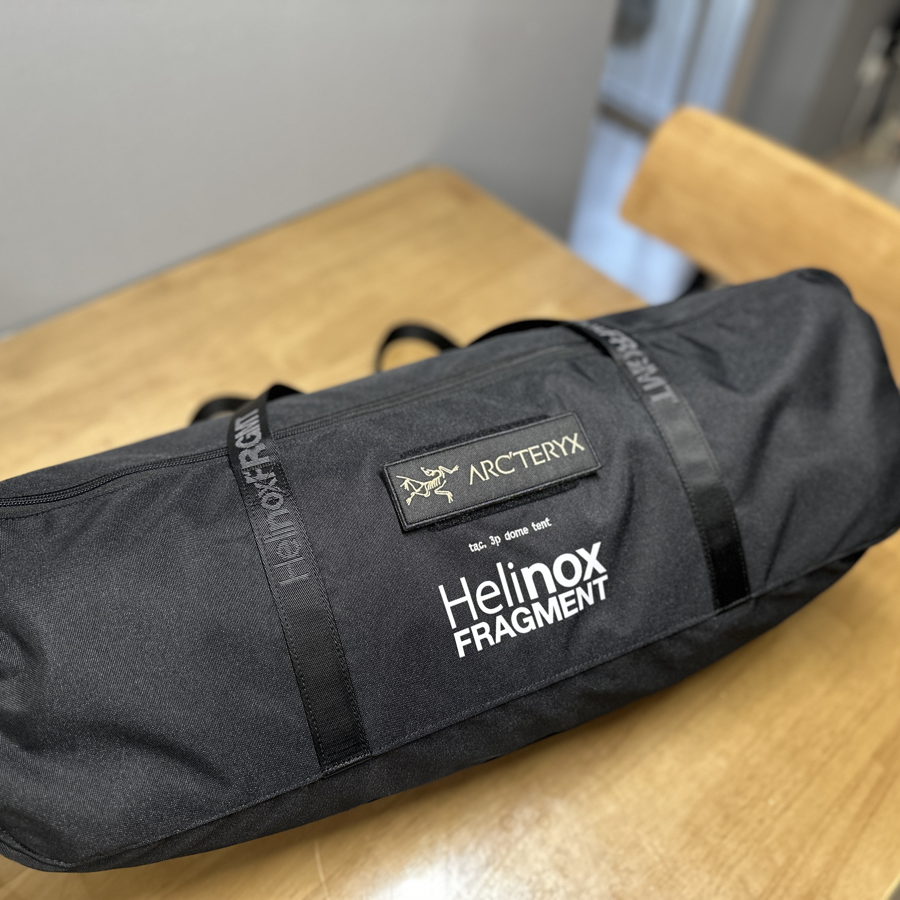 헬리녹스 x 프라그먼트 디자인 3P 돔 텐트 블랙 네이비 | Helinox | KREAM