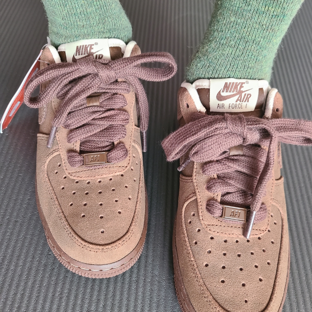 (W) Nike Air Force 1 '07 Cacao Wow 착용 스타일 - 1