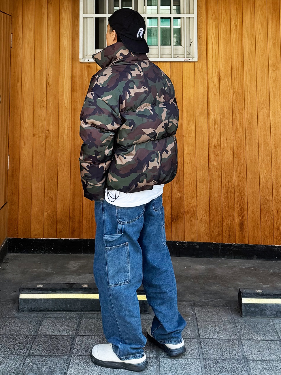 QT8 Garments TL Denim Carpenter Pant Deep Blue 착용 스타일 - 3