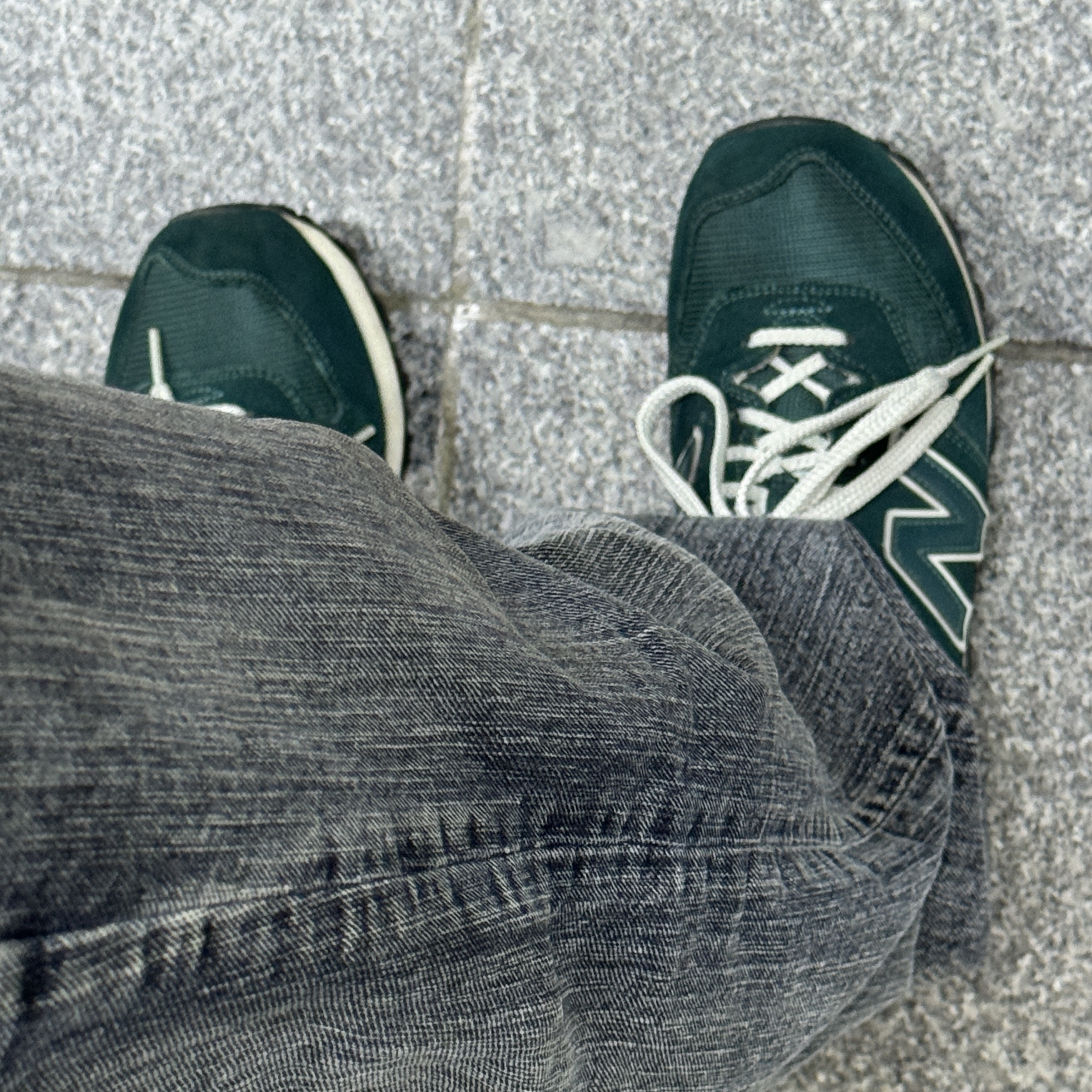 New Balance 574 Heritage Grass Green 착용 스타일