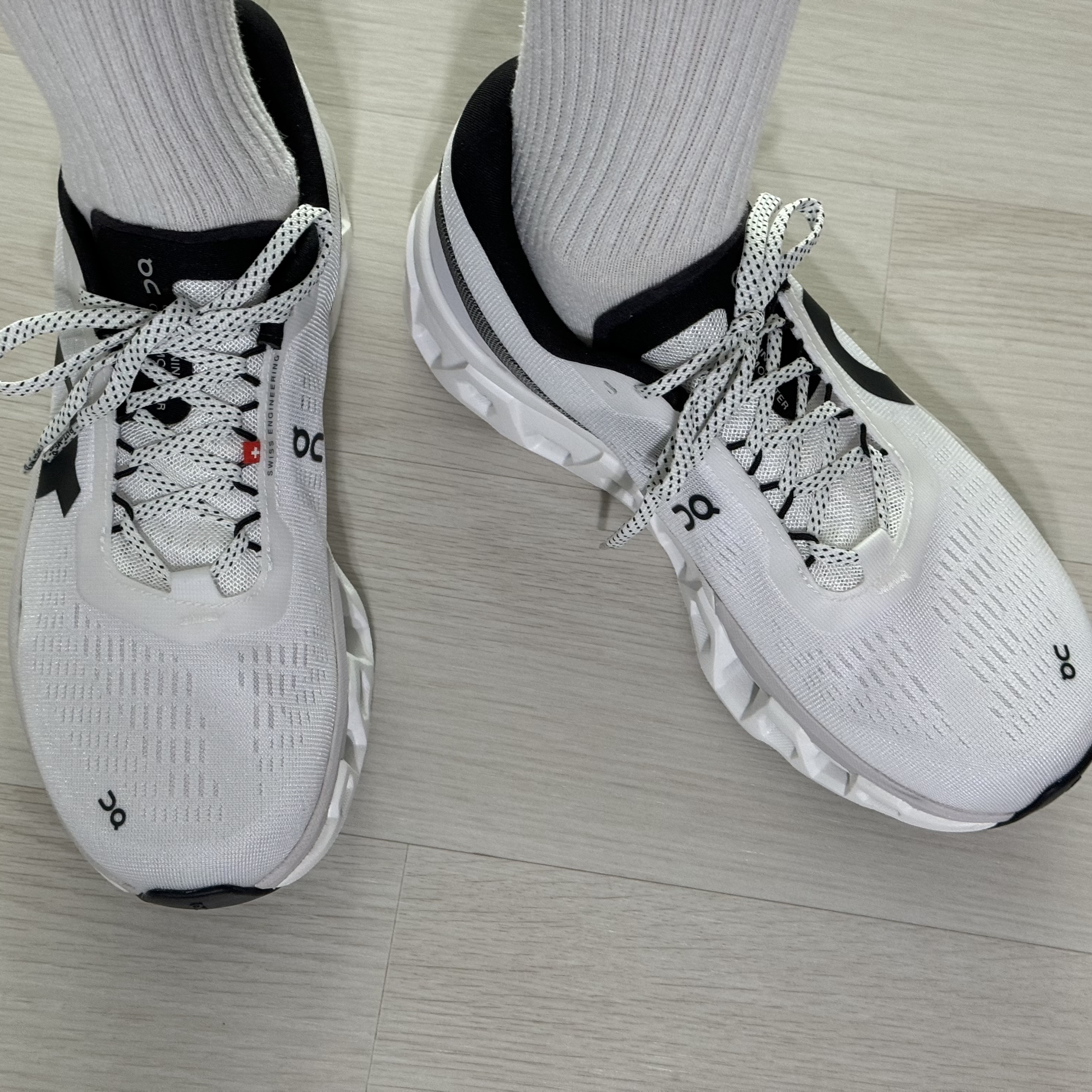 On Running Cloudmonster 2 White Frost 착용 스타일 - 2