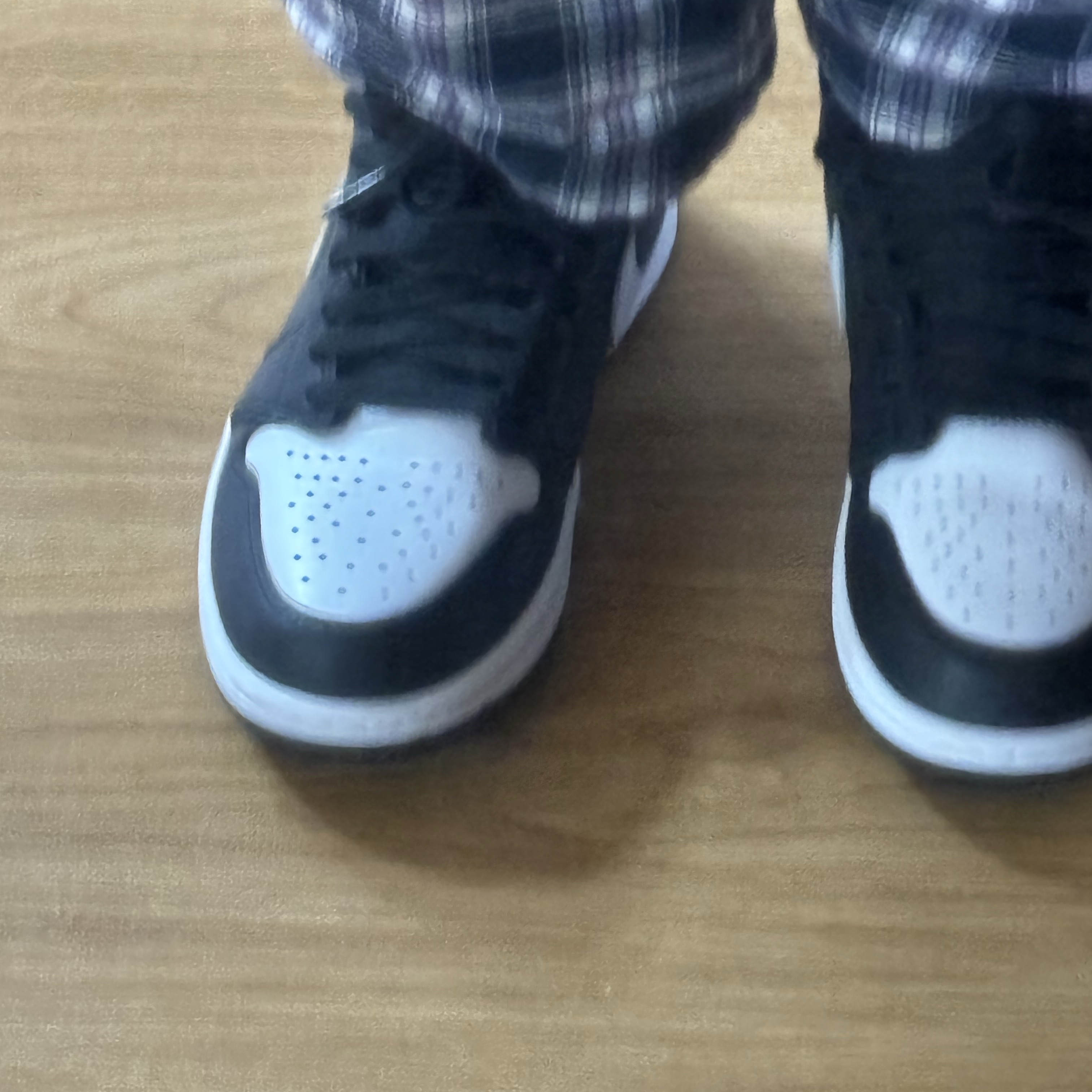 Jordan 1 High FlyEase Black White 착용 스타일 - 3