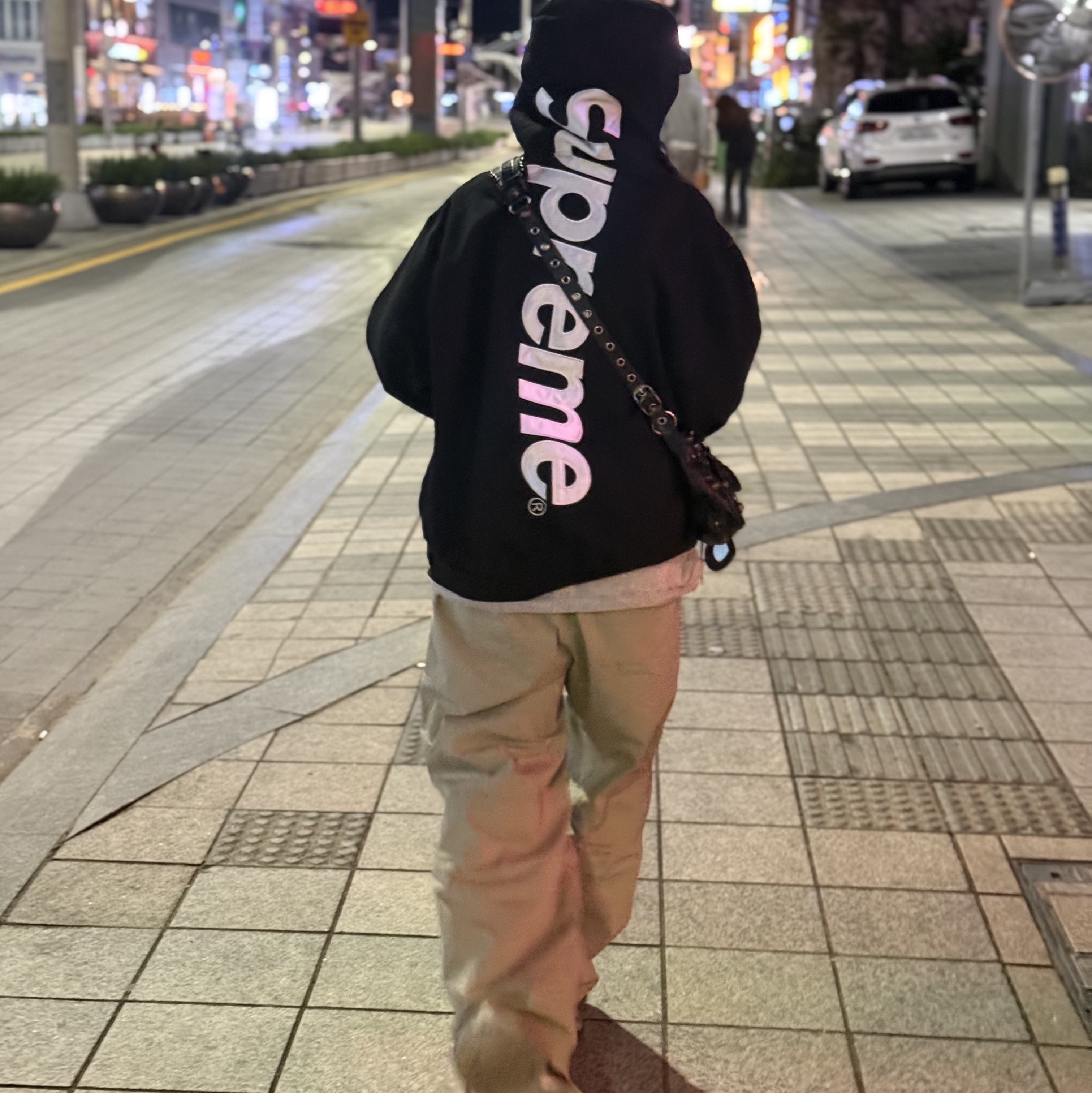 Supreme Satin Applique Hooded Sweatshirt Black - 24FW, Balenciaga 3XL Sneakers Light Beige 착용 스타일 - 1