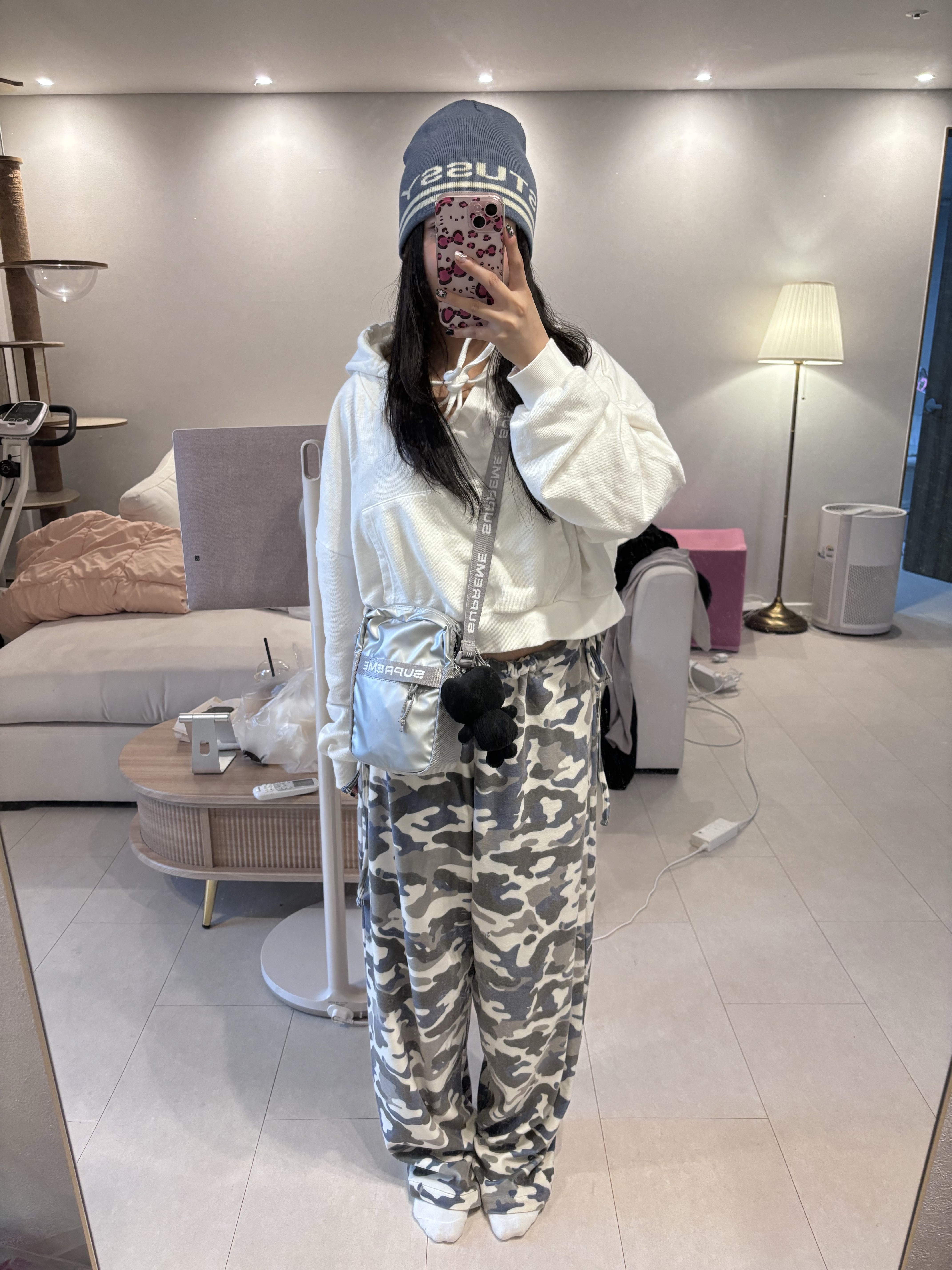 Supreme Shoulder Bag Silver - 22FW 착용 스타일
