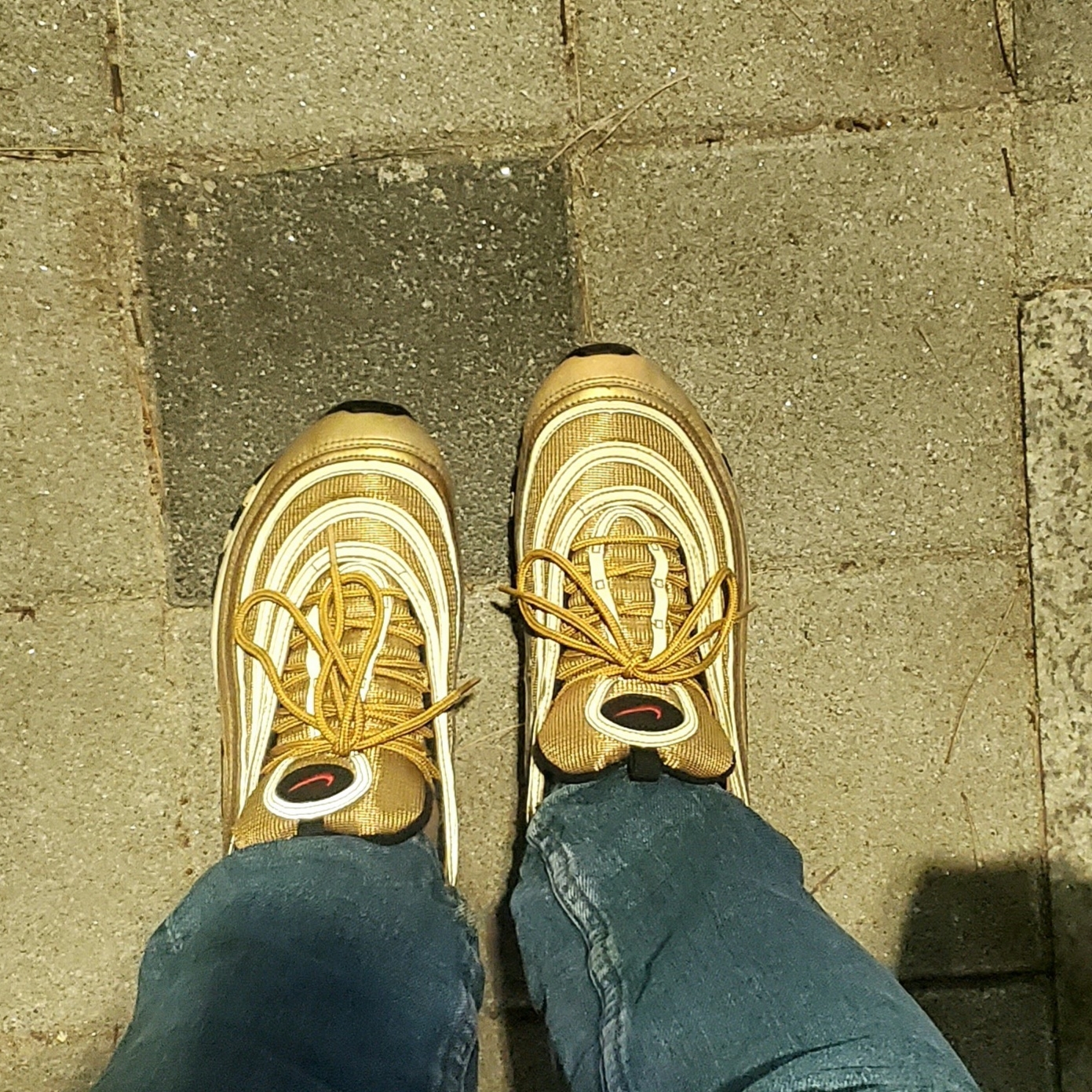 Nike Air Max 97 QS Metallic Gold 2018 착용 스타일