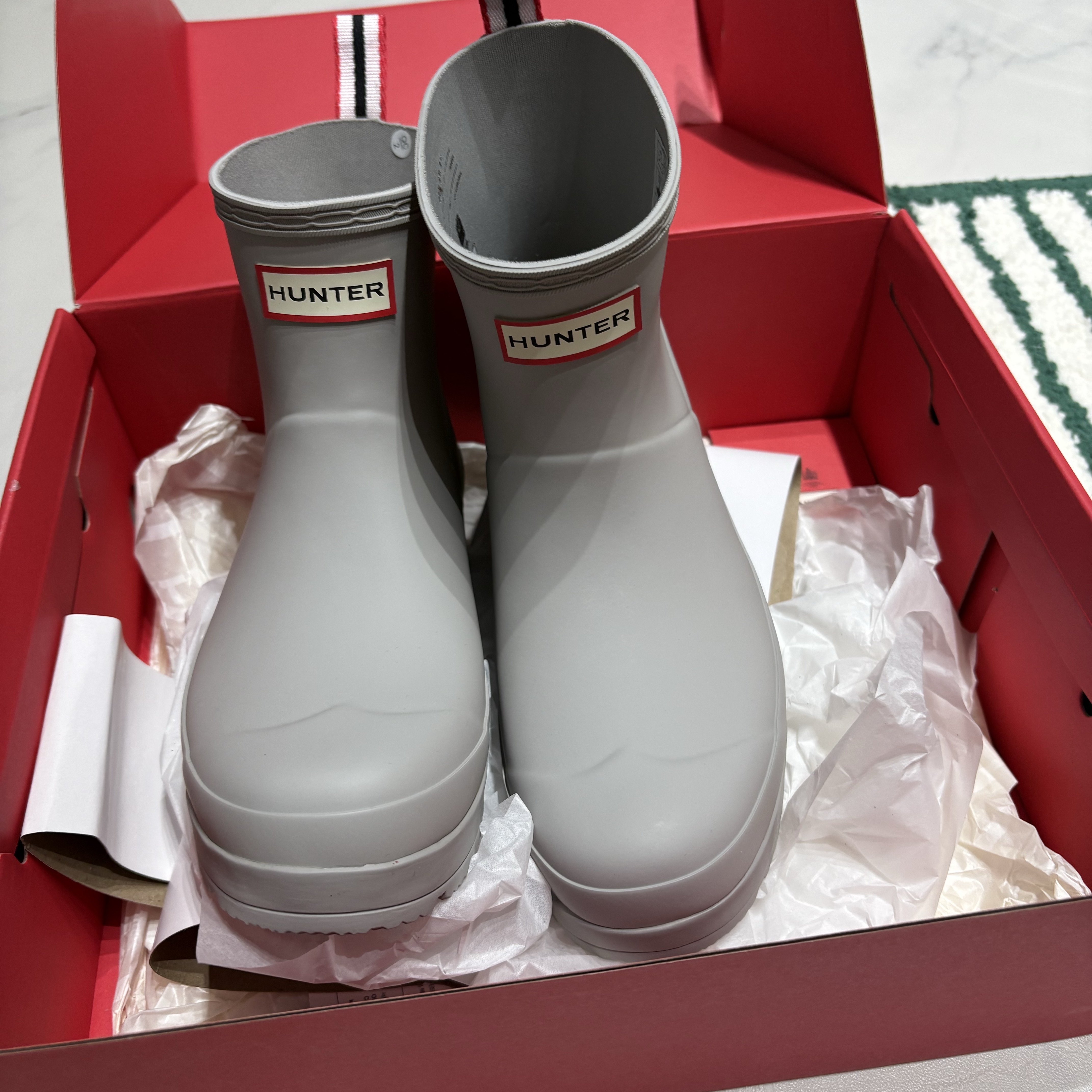(W) Hunter Play Short Rain Boots Zinc Grey 착용 스타일