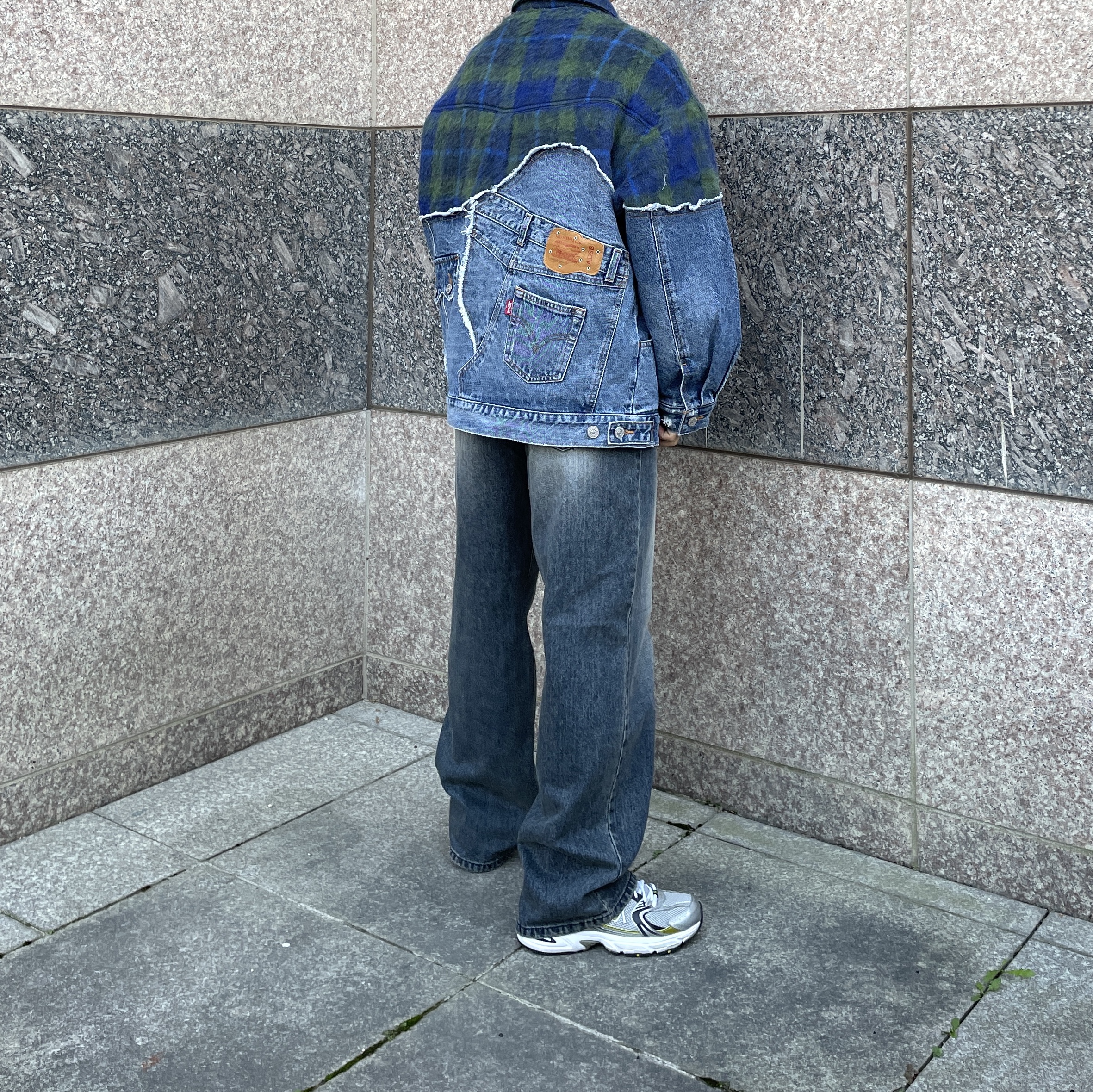 [KREAM 단독] ADSB Andersson Bell x Levi's Women Spliced Trucker Indigo Green - 24FW 착용 스타일 - 1