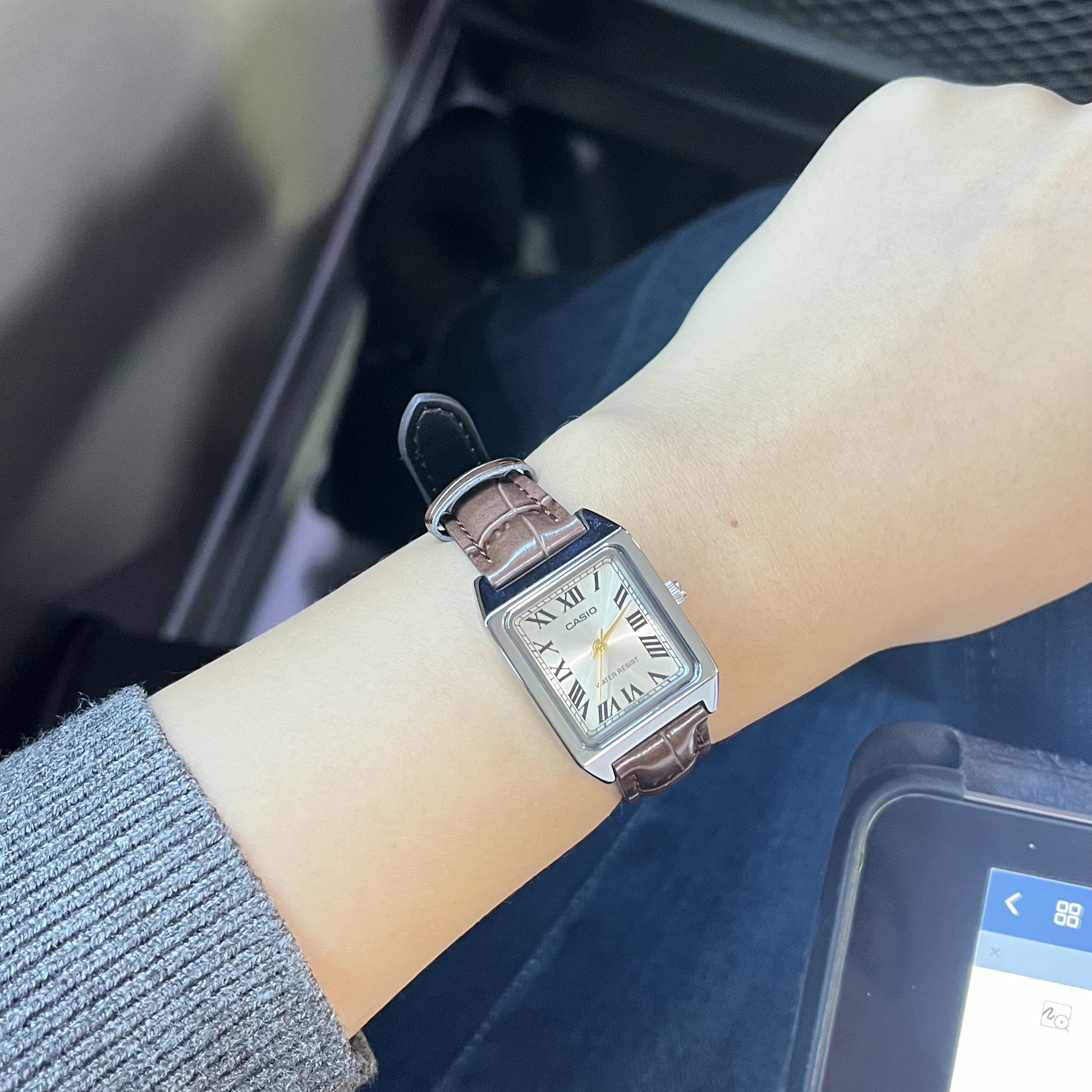 Casio LTP-V007L-9B 착용 스타일