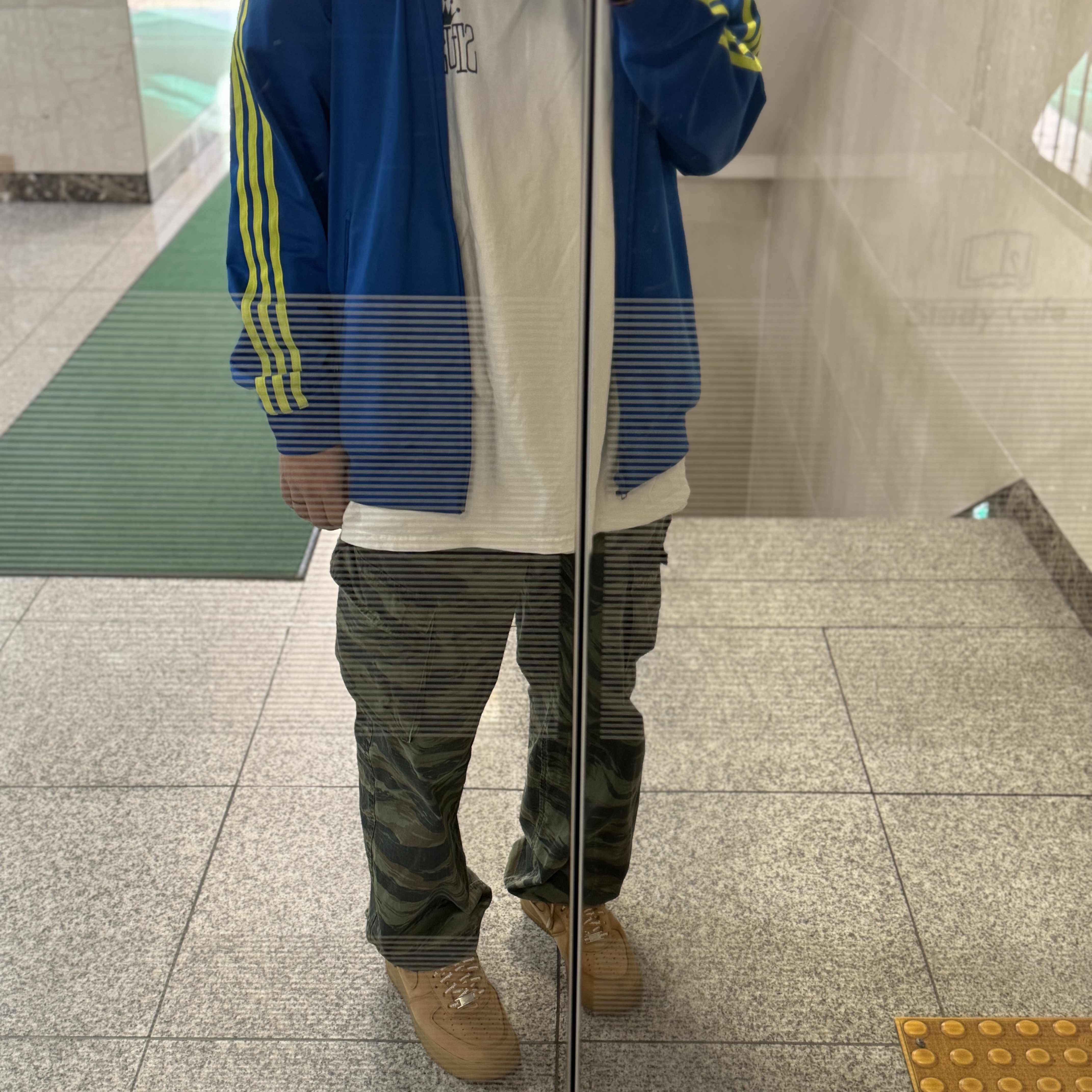 Nike x Supreme Air Force 1 Low Flax, Palace x Adidas Firebird Track Top Blue - 20FW 착용 스타일