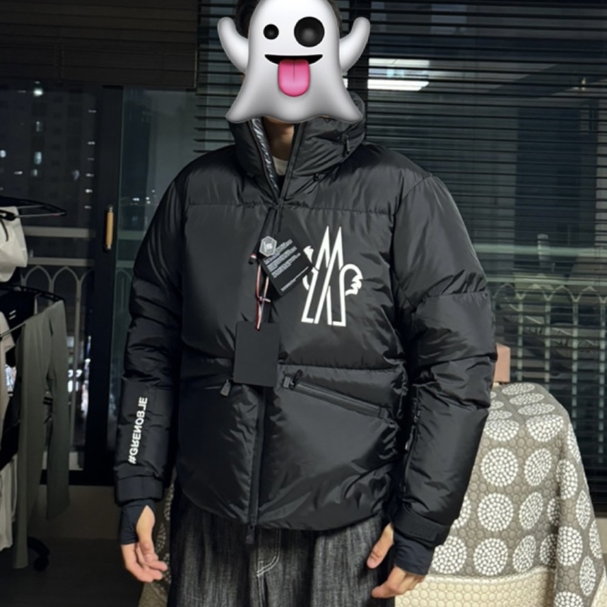 Moncler Verdons Short Down Jacket Black - 23FW 착용 스타일 - 2