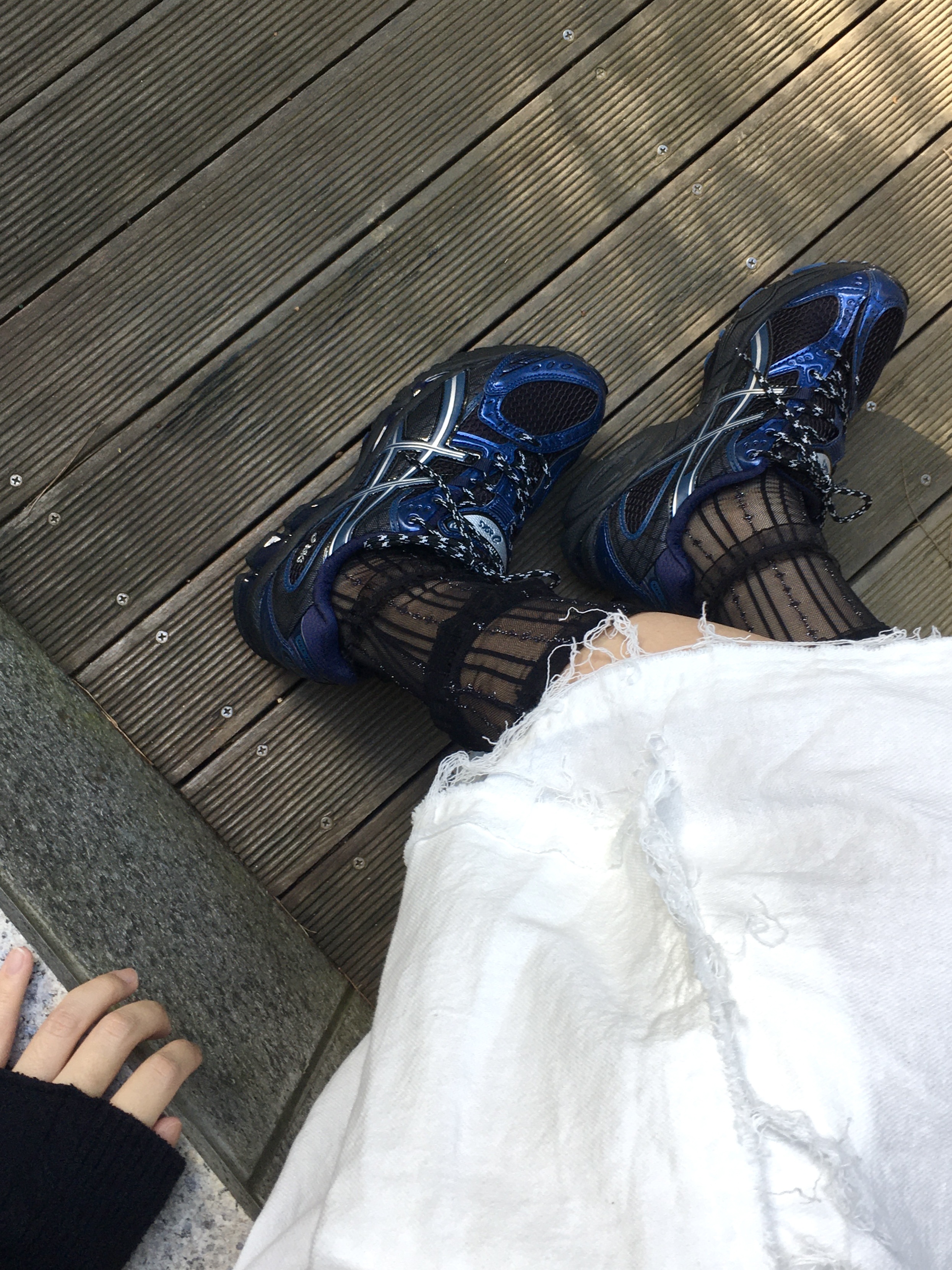Asics Gel-Nimbus 10.1 Black Grand Shark 착용 스타일 - 1