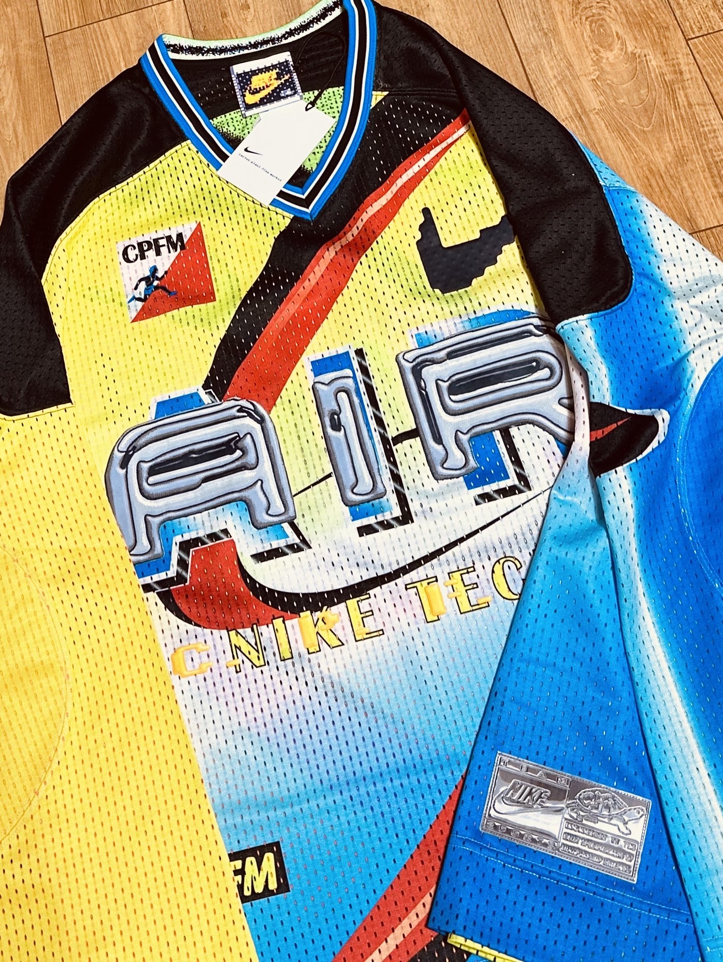 Nike x Cactus Plant Flea Market Reversible Hockey Jersey Yellow Blue 착용 스타일