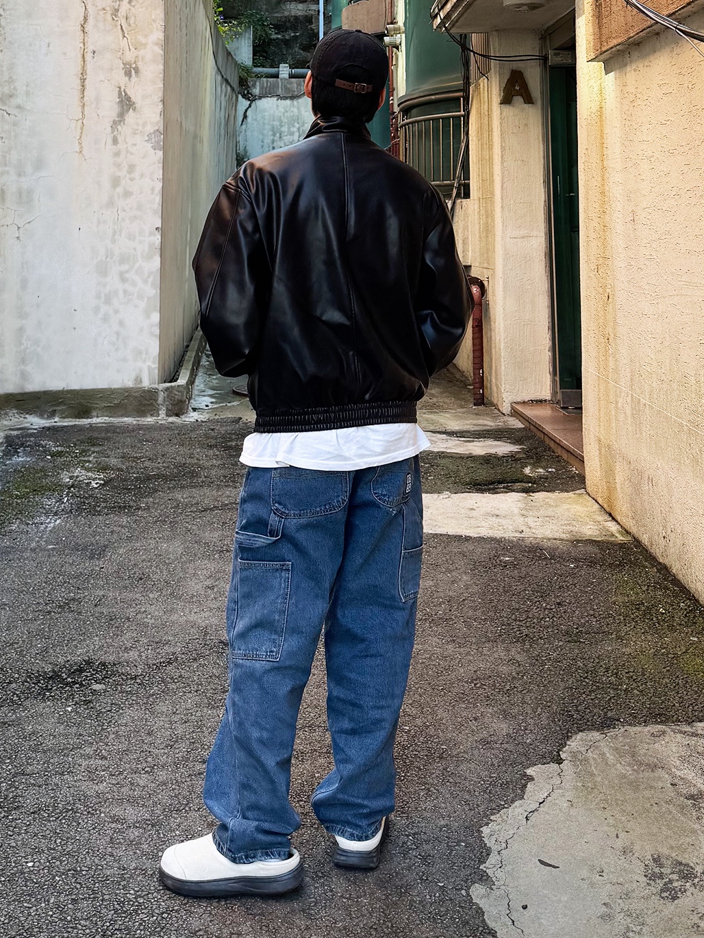 QT8 Garments TL Synthetic Leather Hidden Jacket Black, QT8 Garments TL Denim Carpenter Pant Deep Blue 착용 스타일 - 2