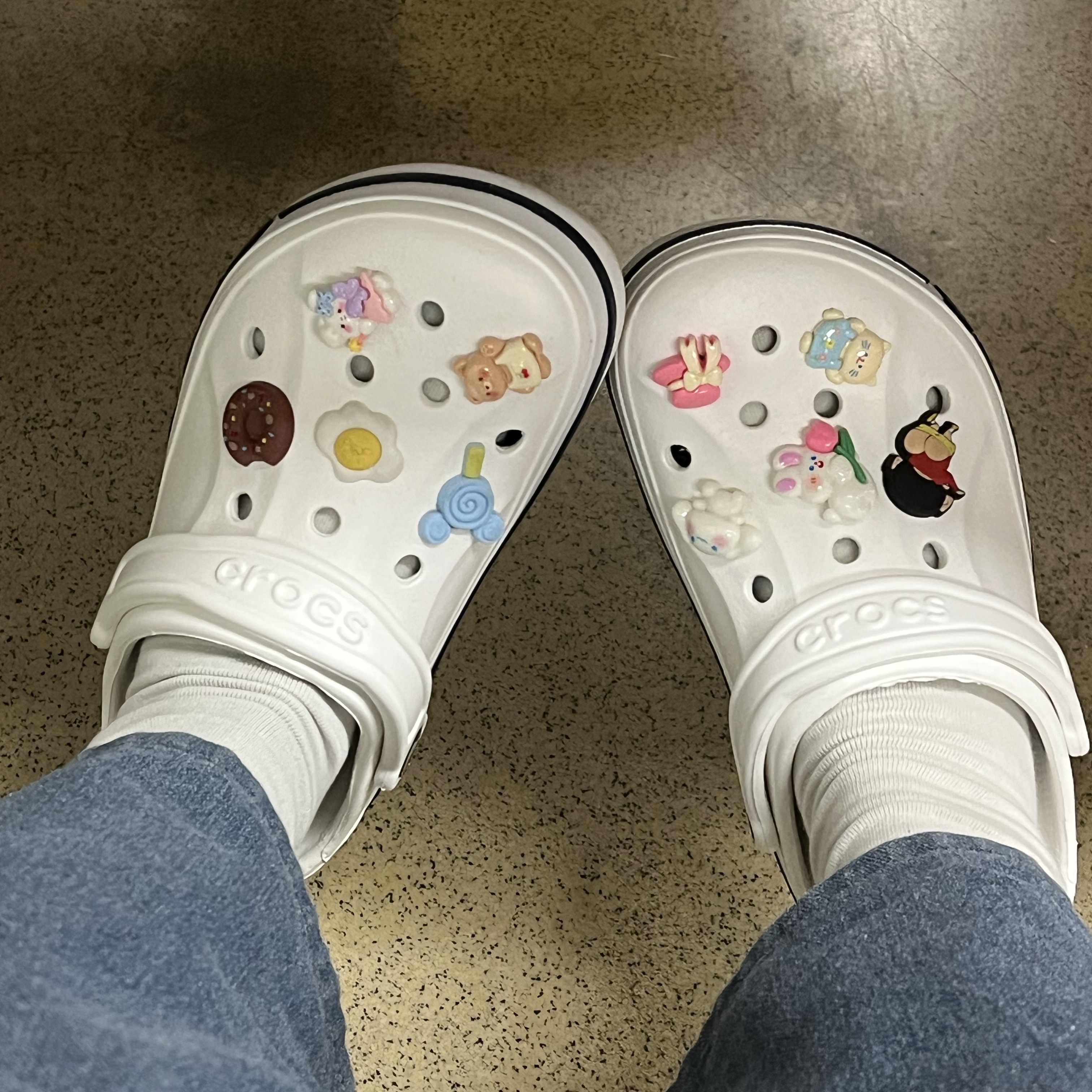 Crocs Bayaband Clog White Navy 착용 스타일